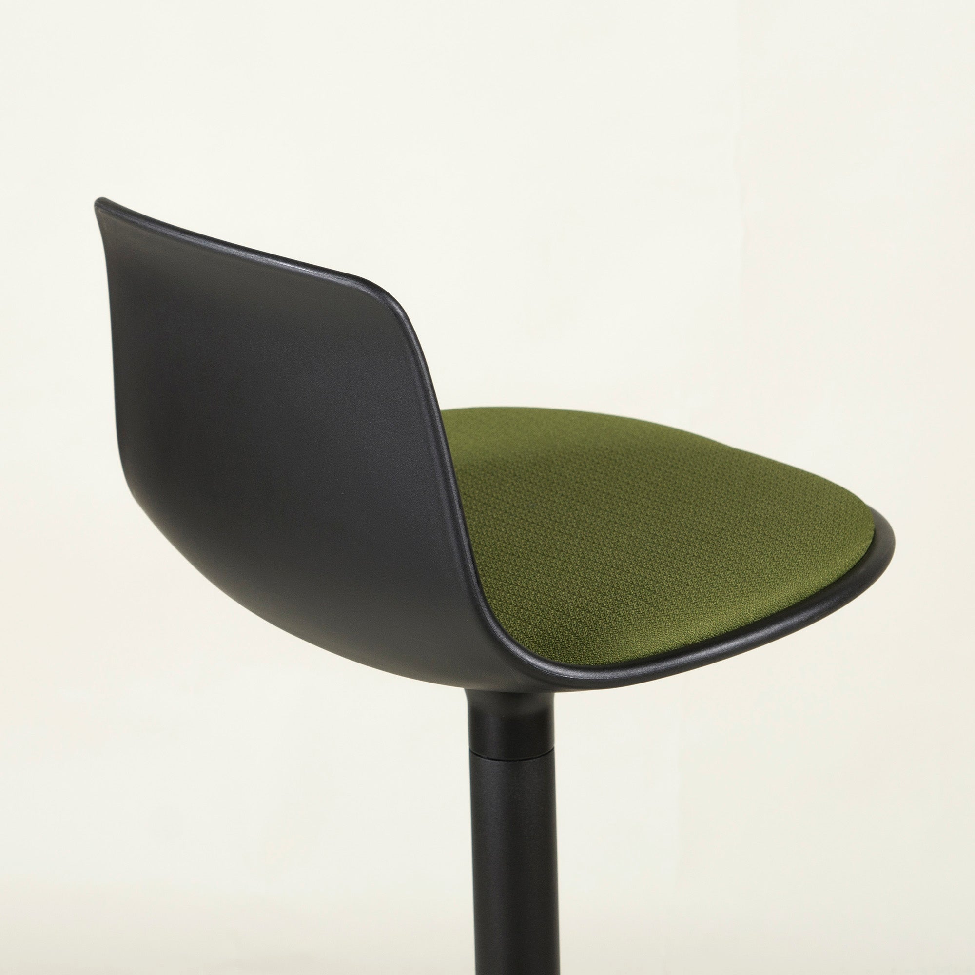 Modern design counter chair enea/Enea Lottus stool central base modern counter chair swivel