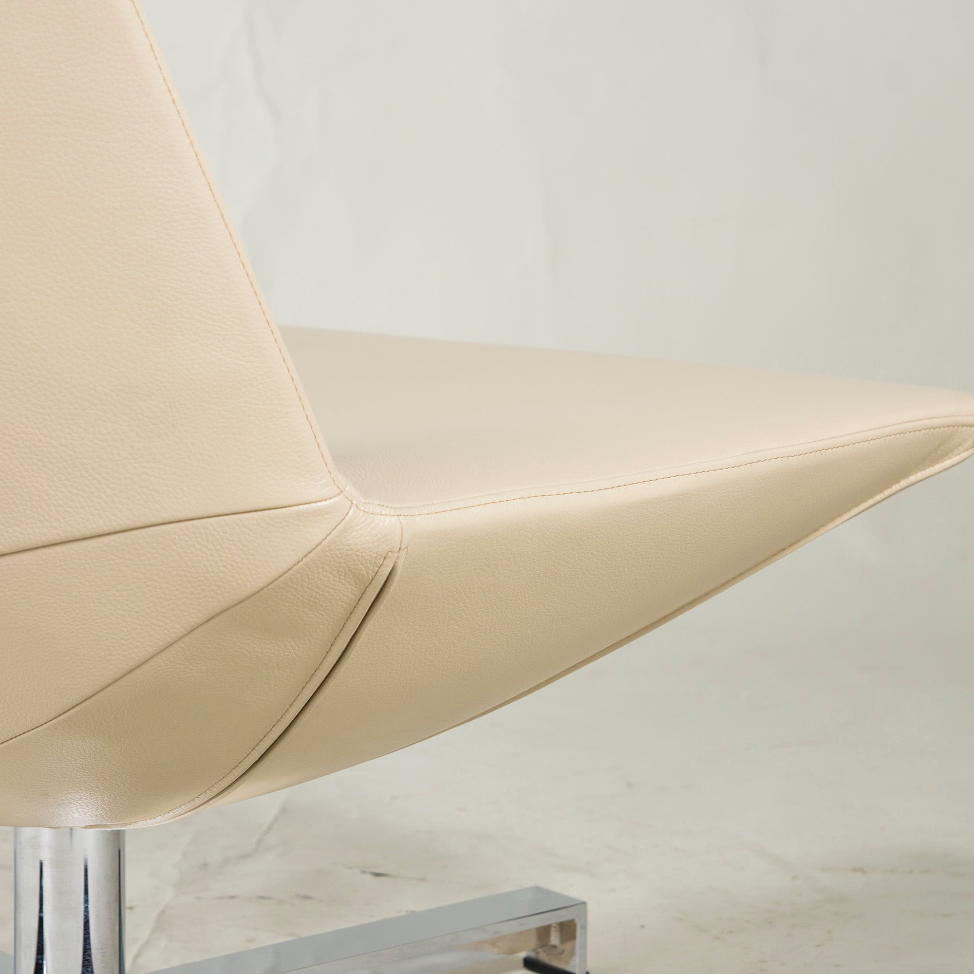 arti Alti Lounge Chair Lune (1) Leather Swivel Rotating Personal Gwenael Nicolas Modern ◆Good Condition◆