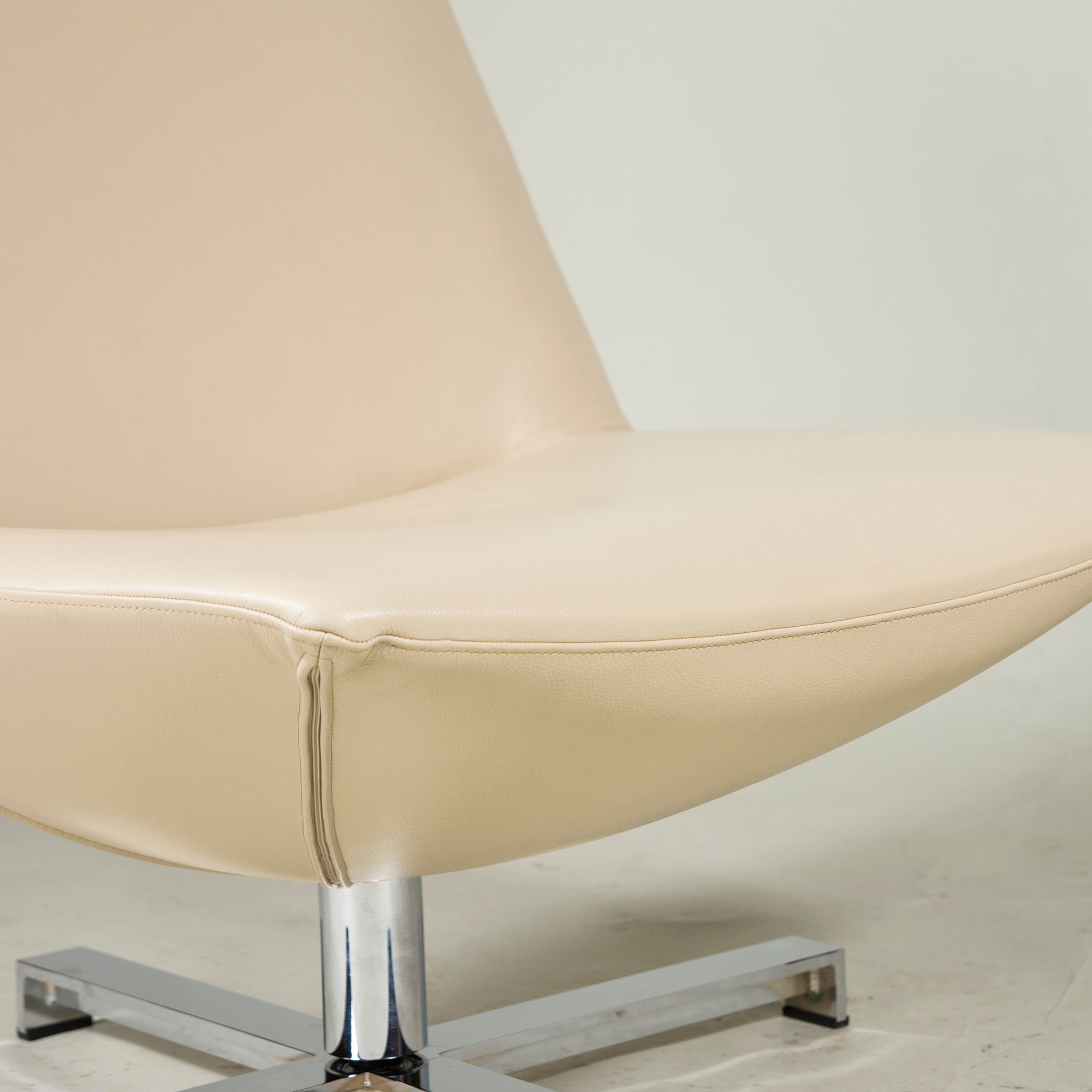 arti Alti Lounge Chair Lune (1) Leather Swivel Rotating Personal Gwenael Nicolas Modern ◆Good Condition◆