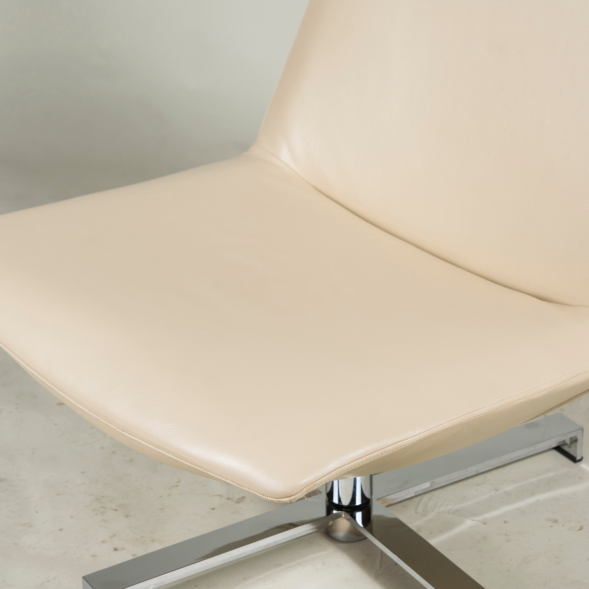 arti Alti Lounge Chair Lune (1) Leather Swivel Rotating Personal Gwenael Nicolas Modern ◆Good Condition◆