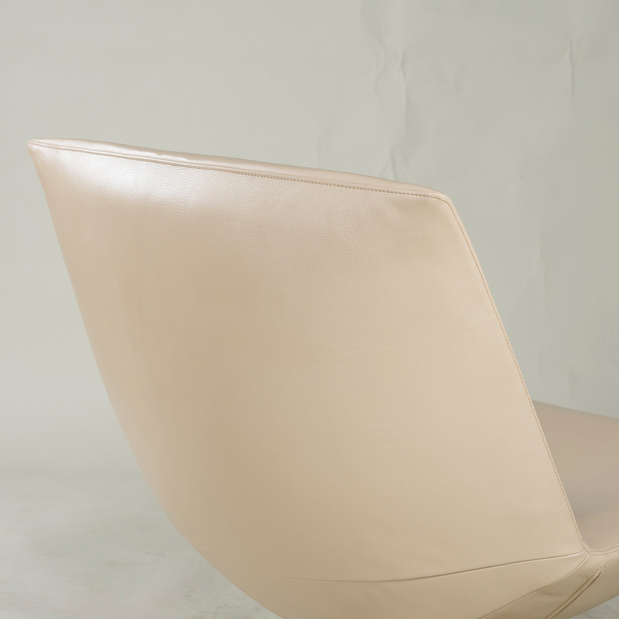 arti Alti Lounge Chair Lune (1) Leather Swivel Rotating Personal Gwenael Nicolas Modern ◆Good Condition◆