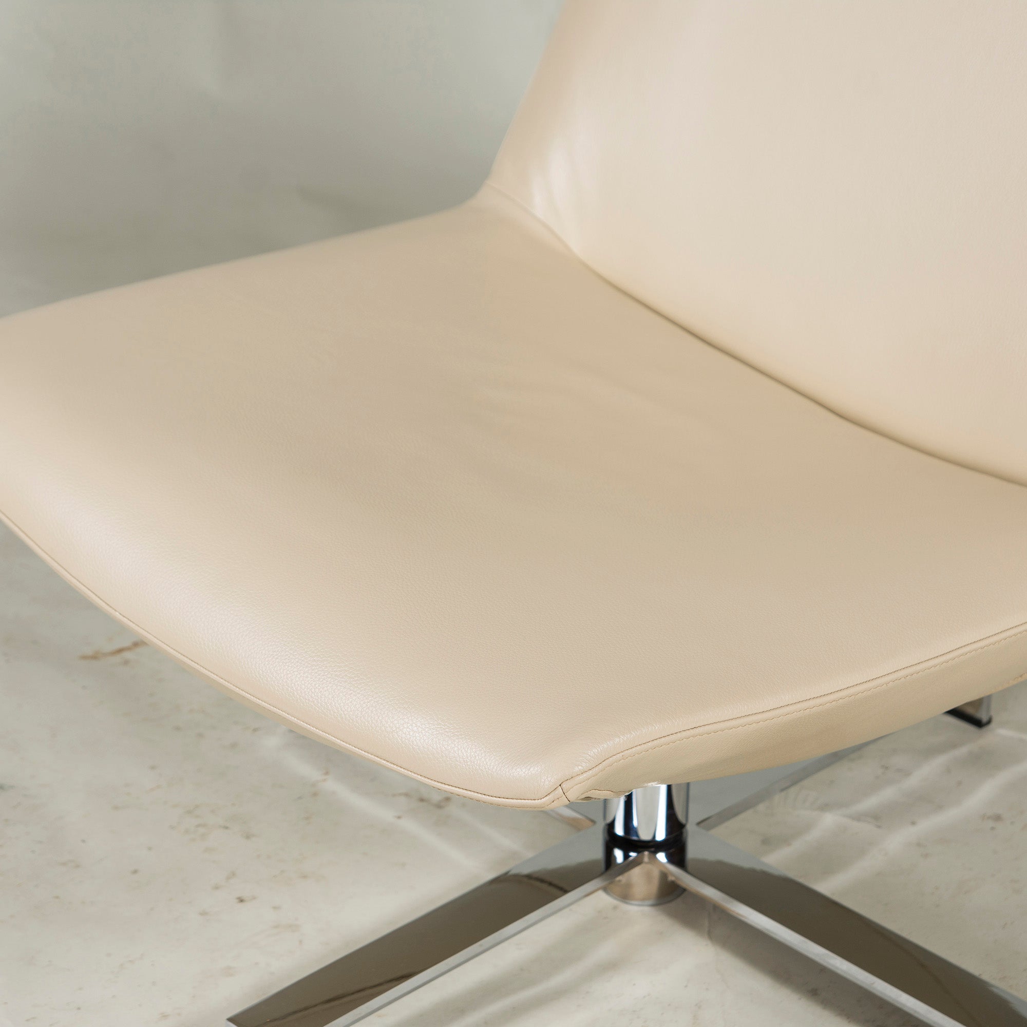 arti Alti Lounge Chair Lune (2) Leather Swivel Rotating Personal Gwenael Nicolas Modern ◆Good Condition◆