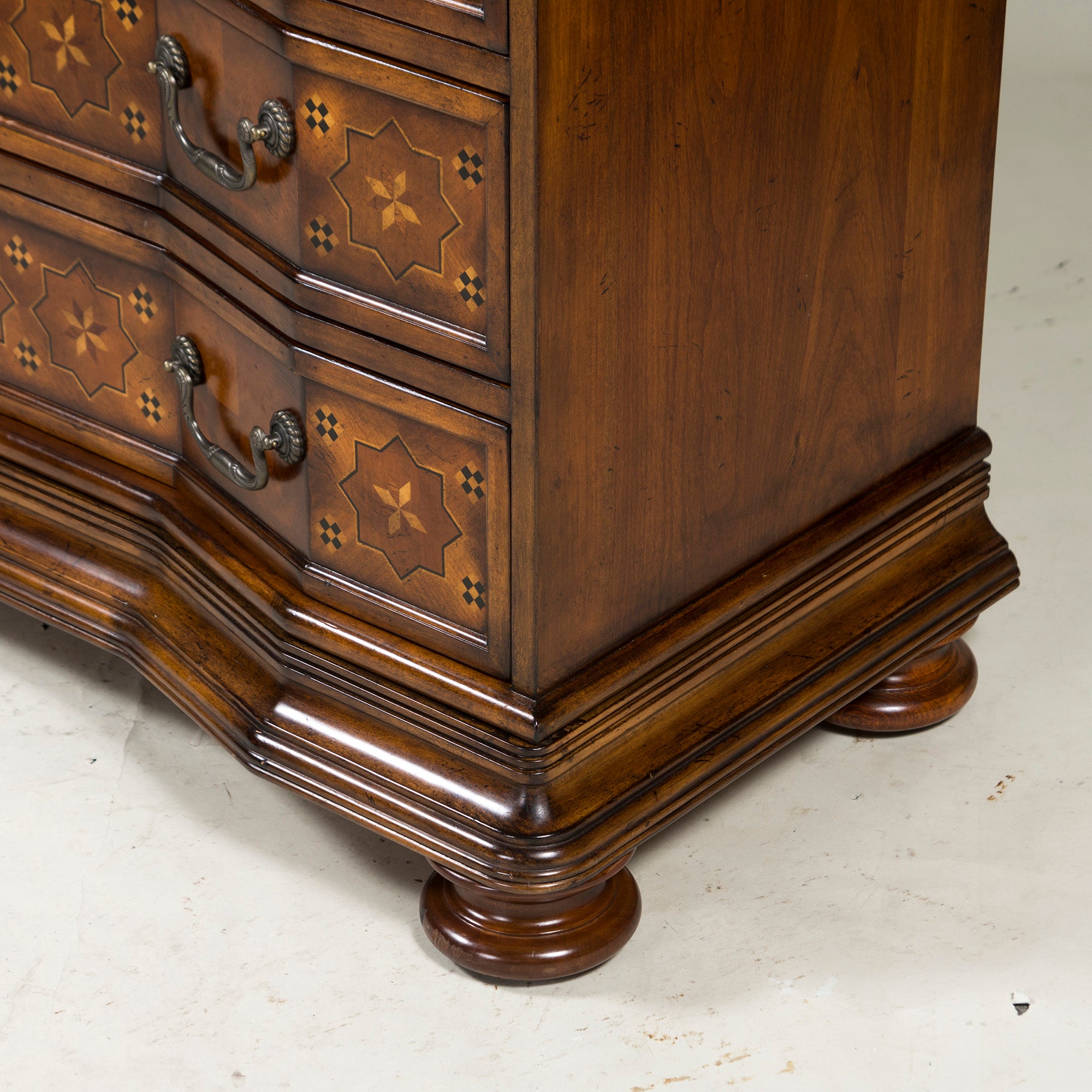クラシックデザイン 4段チェスト Hooker Furniture社製 USヴィンテージ 収納家具 リビング収納 サイドボード 店舗什器