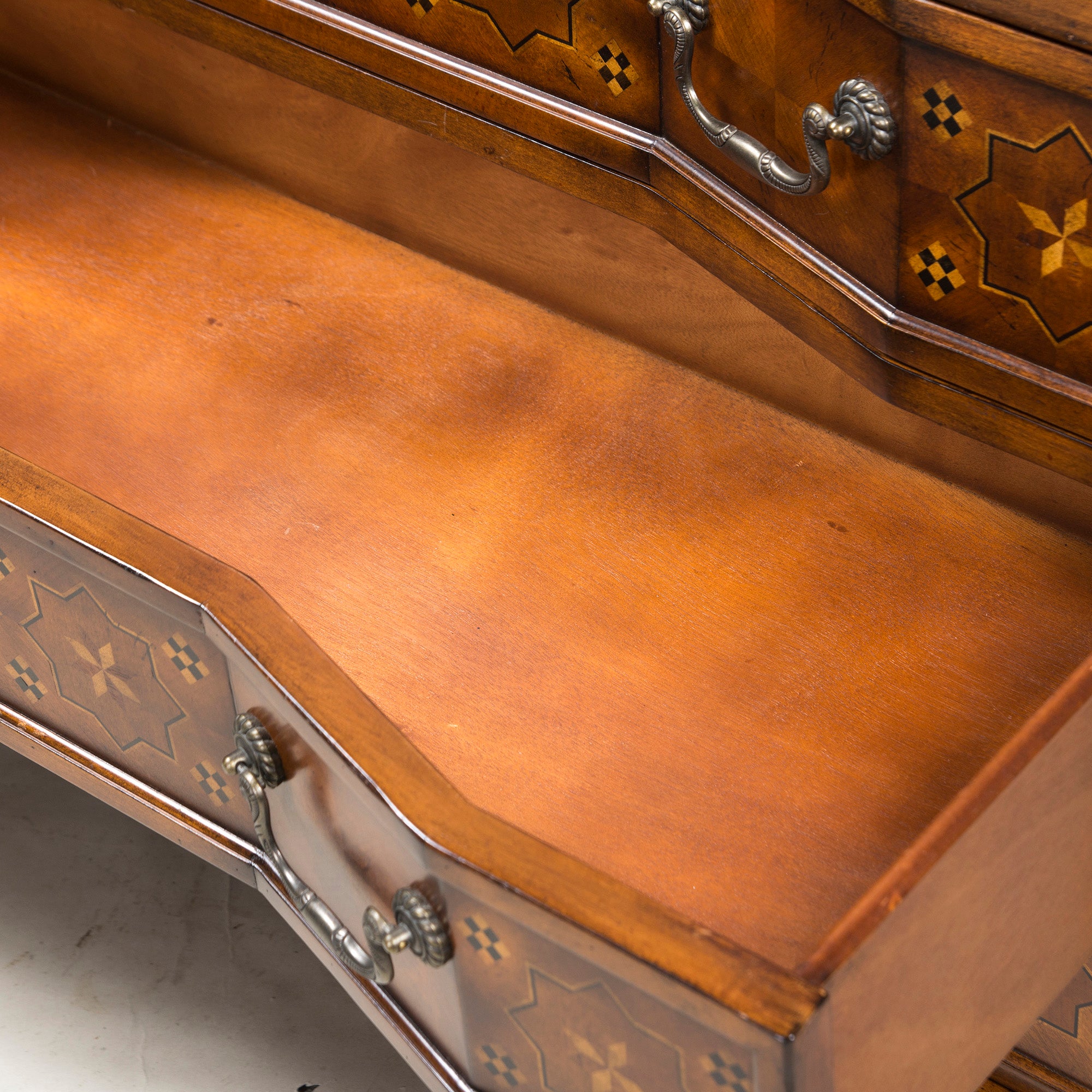 クラシックデザイン 4段チェスト Hooker Furniture社製 USヴィンテージ 収納家具 リビング収納 サイドボード 店舗什器