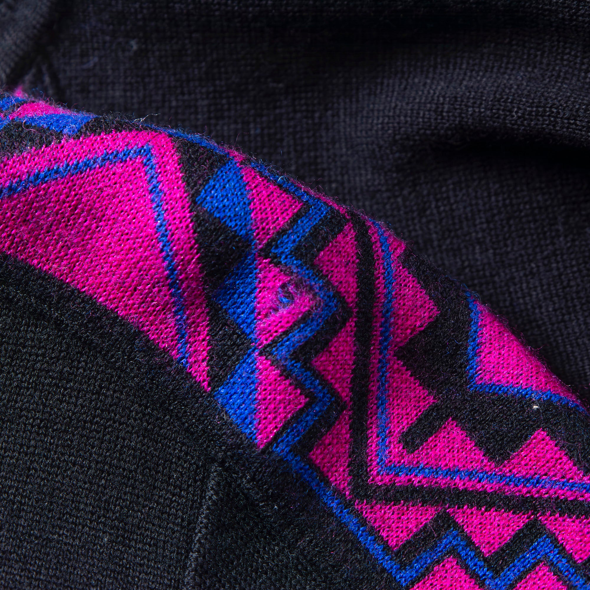 Pre-owned Yves Saint Laurent designer knit sweater in black and pink, 100% wool. 90s men's and women's fashion.