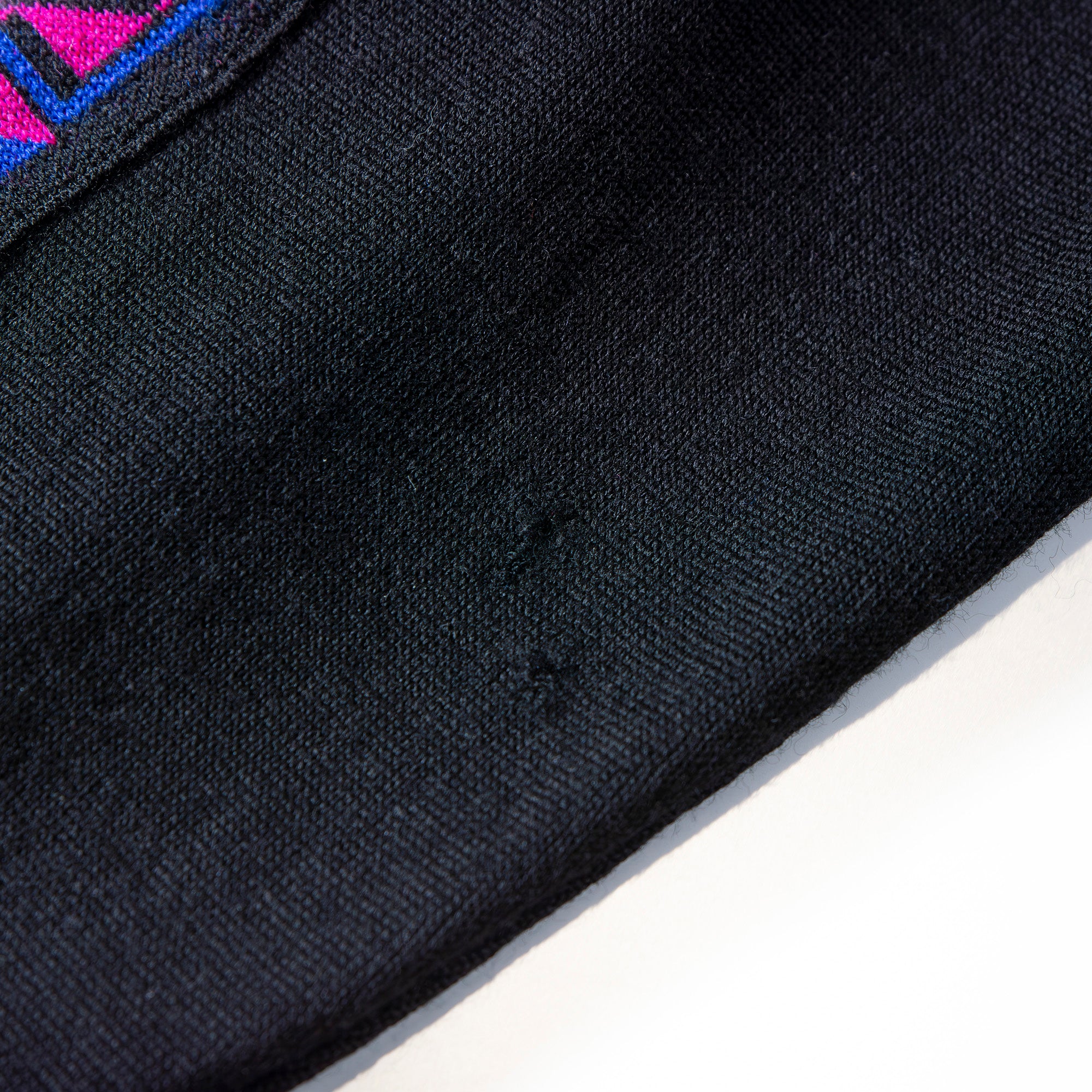 Pre-owned Yves Saint Laurent designer knit sweater in black and pink, 100% wool. 90s men's and women's fashion.