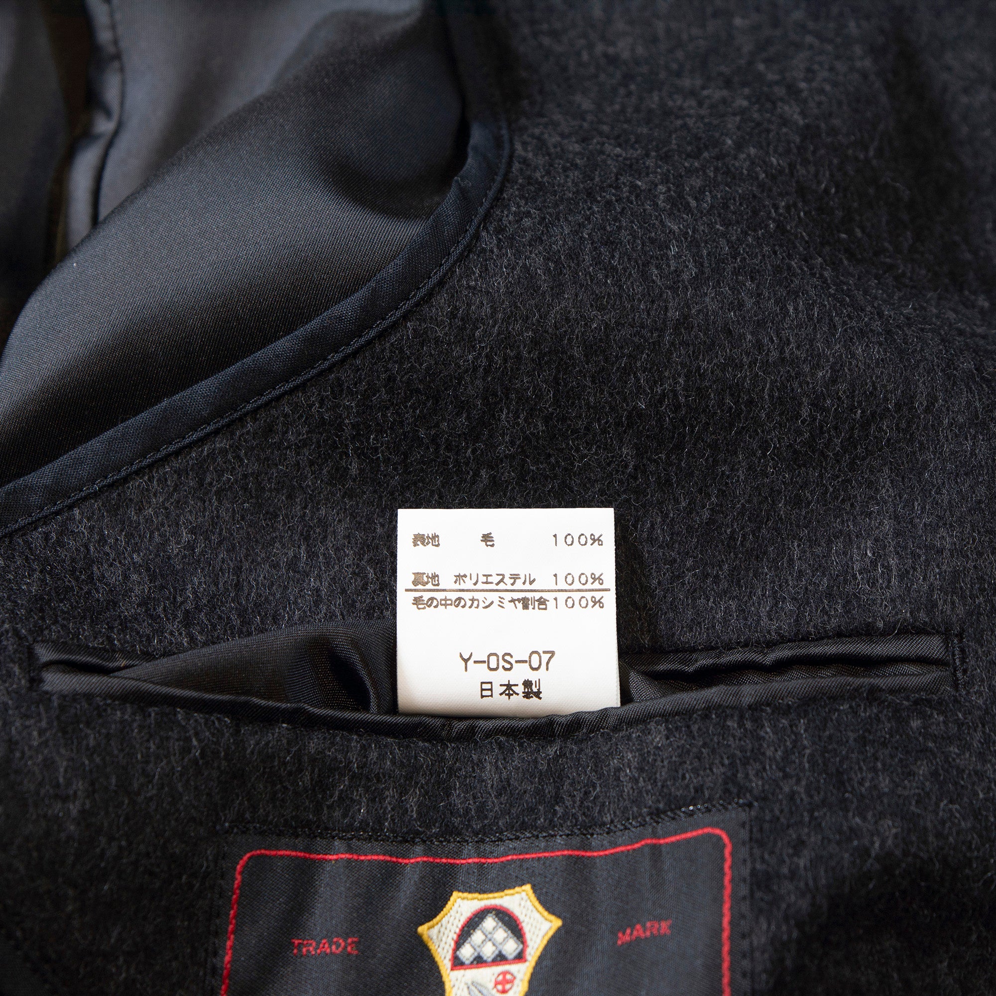 Pre-owned Italian pure cashmere Balmacaan coat in gray. Features a concealed placket, raglan sleeves, and a mid-length 100% cashmere lining. Men's fashion, outerwear, and coat.