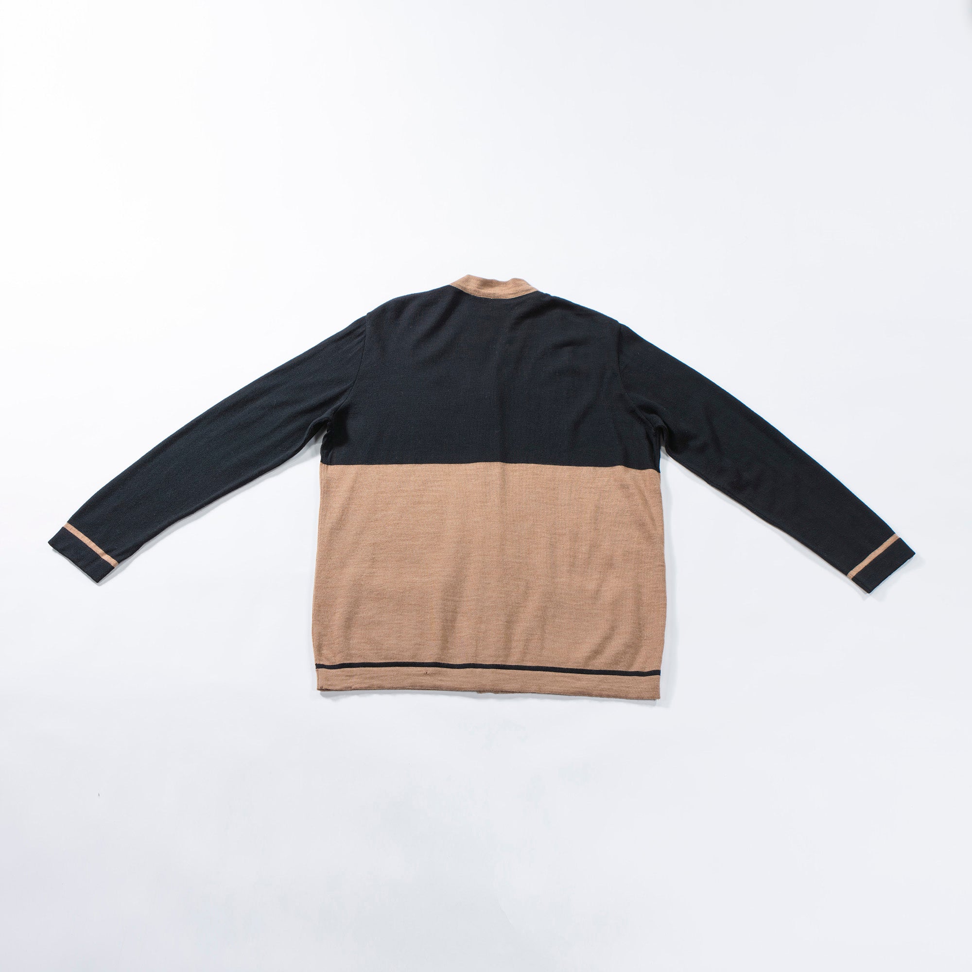 FENDI V-neck knit cardigan size 46 100% wool bicolor sweater top made in Italy