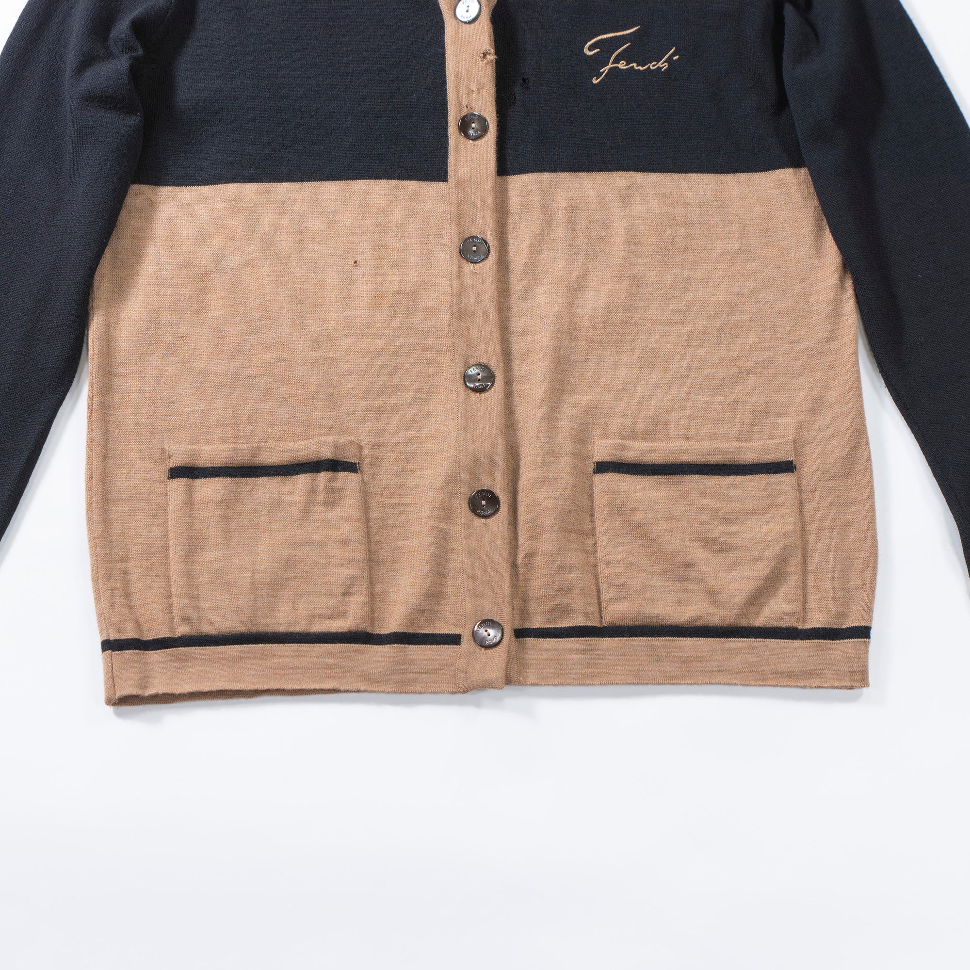 FENDI V-neck knit cardigan size 46 100% wool bicolor sweater top made in Italy