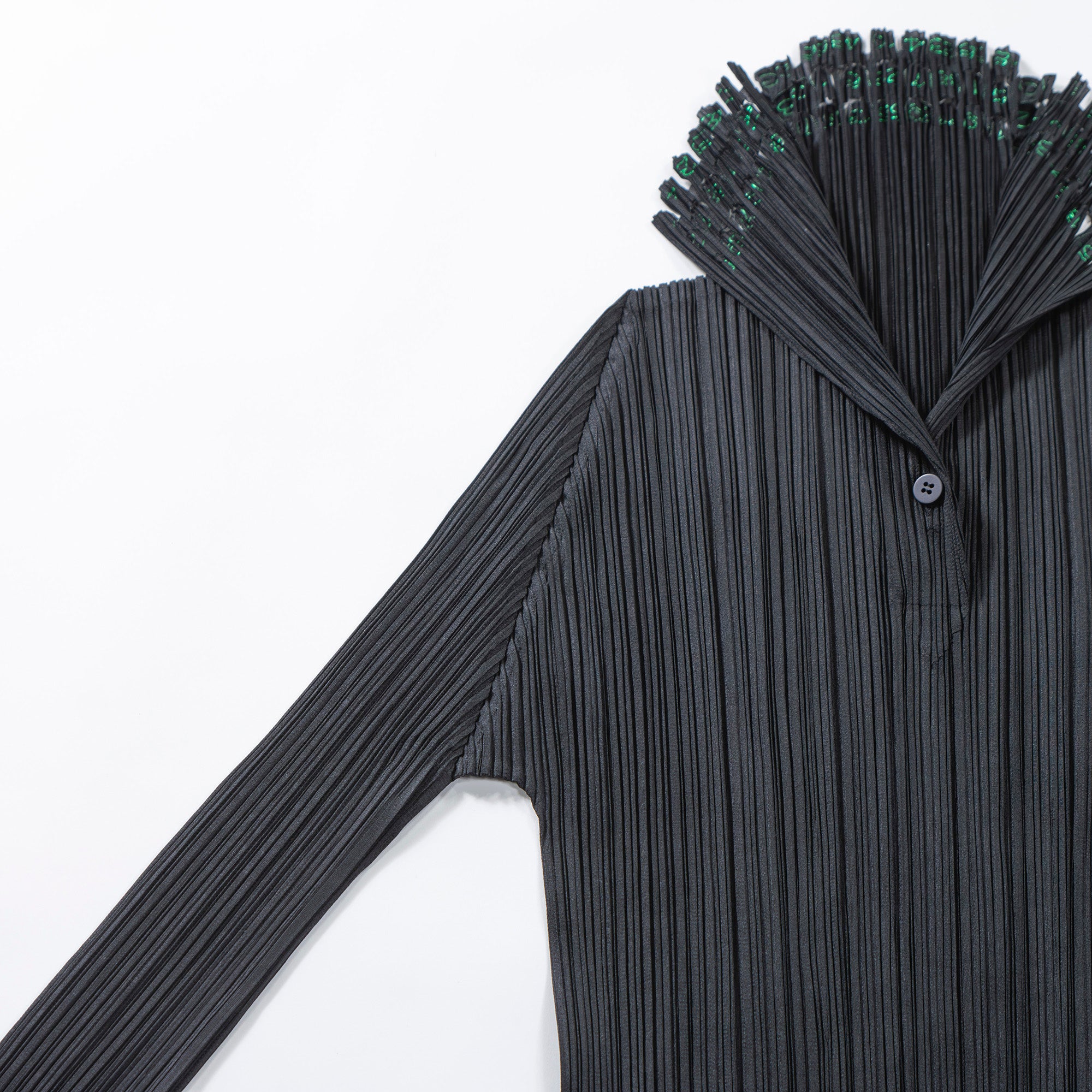 【古着】プリーツプリーズ イッセイミヤケ PLEATS PLEASE ISSEY MIYAKE プルオーバーシャツ ビンゴカードカット ブラック スキッパーシャツ レディースファッション レディーストップス レディースシャツ【中古】【古着】【USED】