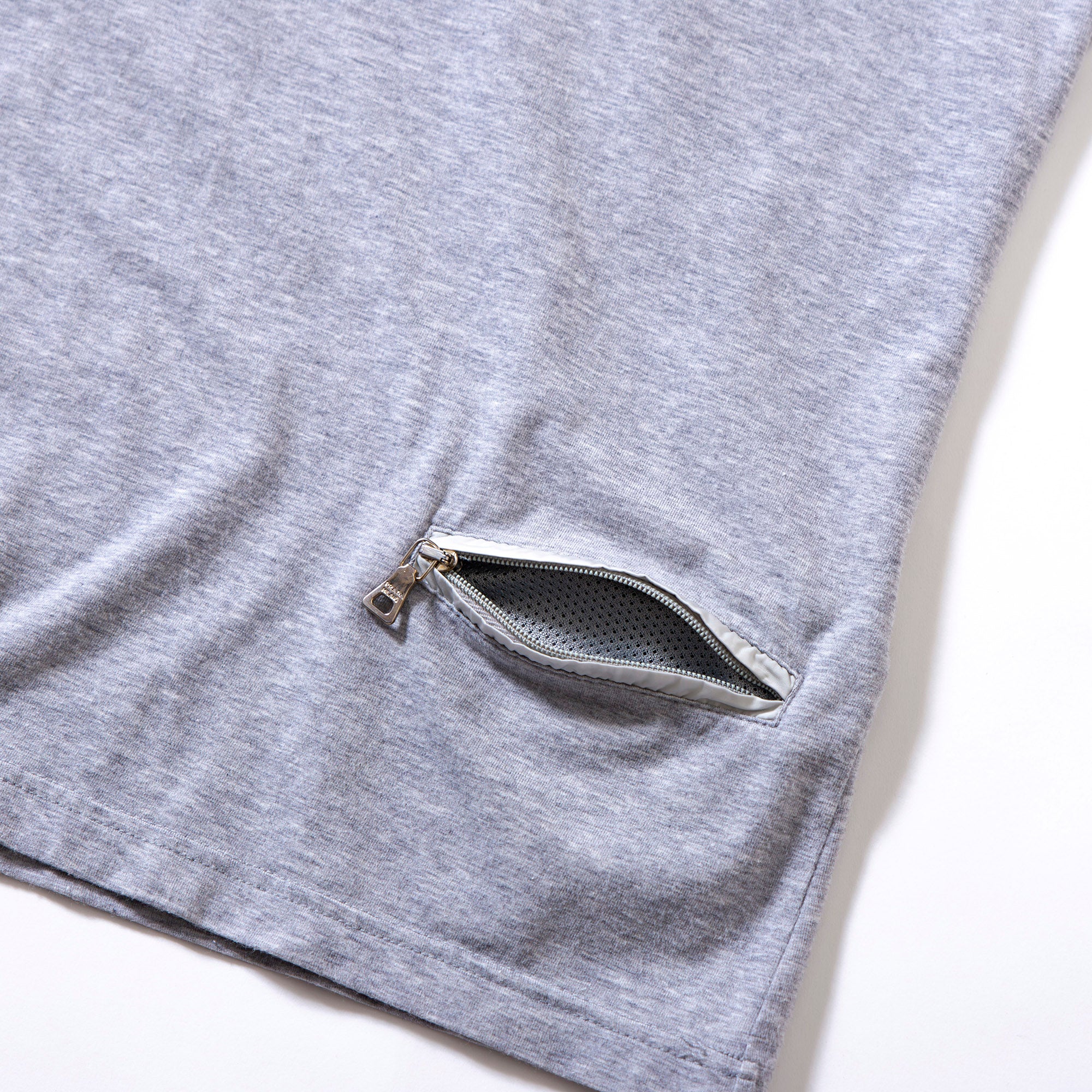 プラダ PRADA SPORT クルーネック Tシャツ ショートスリーブ グレー ロゴパッチ 半袖 ポケットTシャツ カットソー レディース メンズ