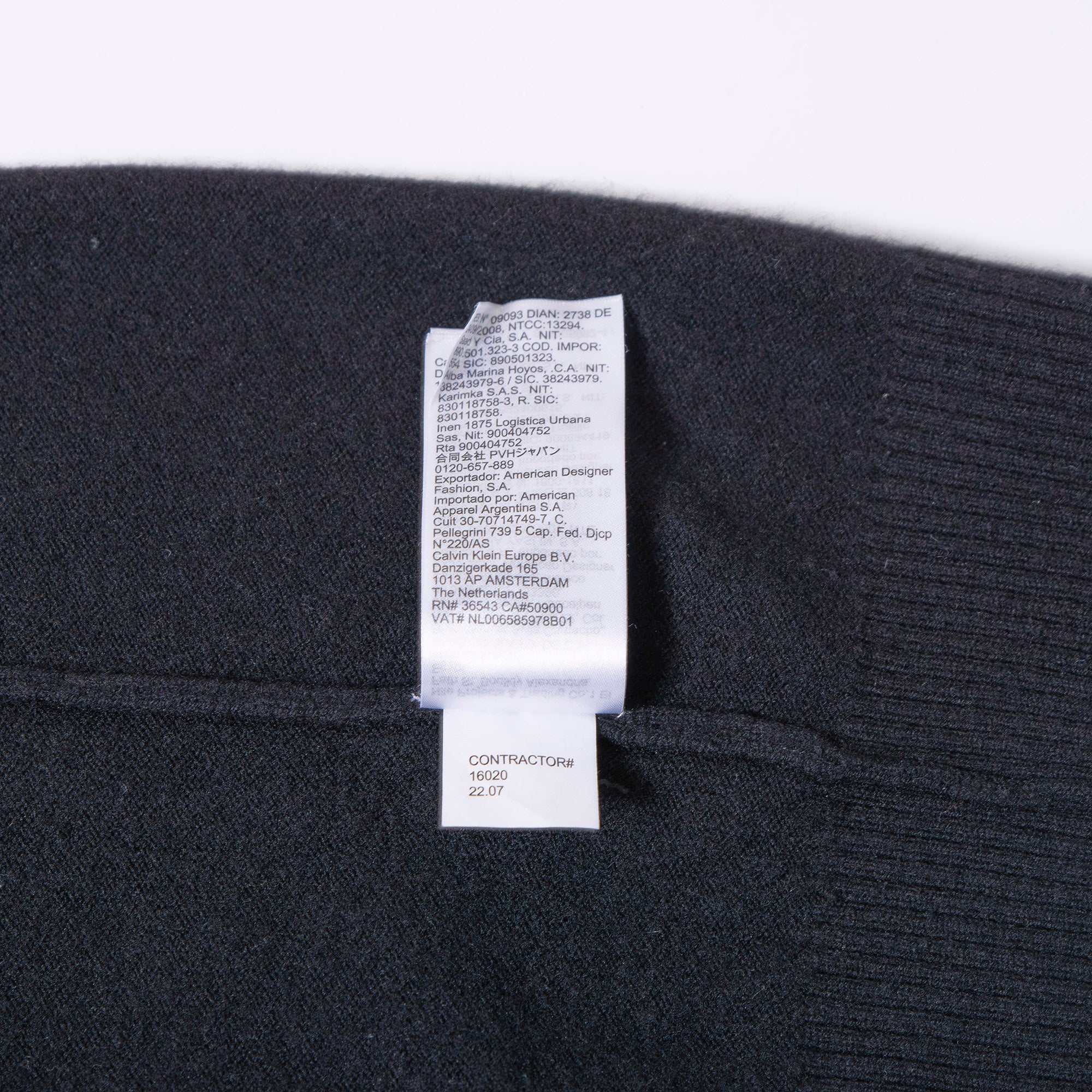Calvin Klein V-neck knit sweater with logo embroidery and a single point, black, size L, unisex, long-sleeved top for men and women.