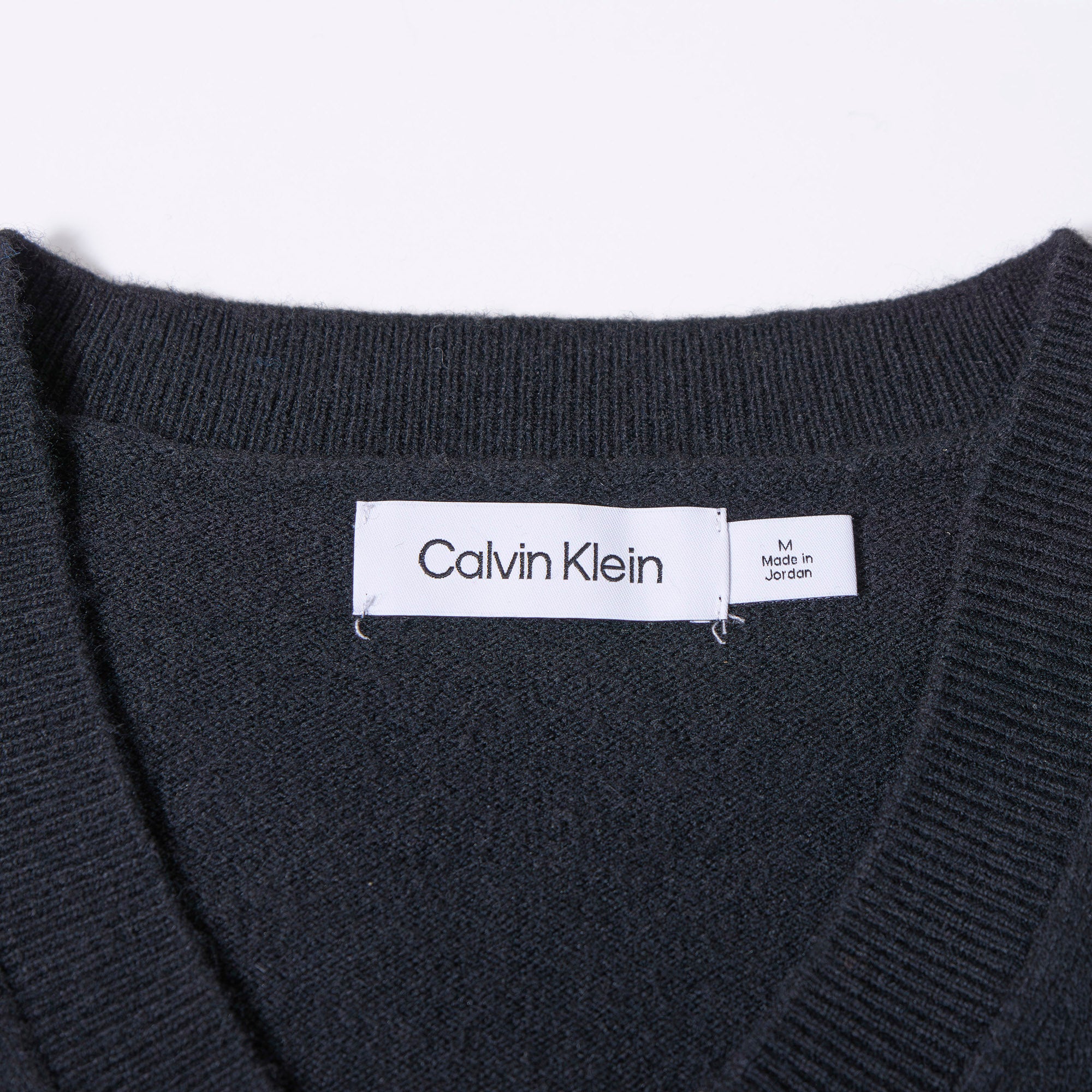 Calvin Klein V-neck knit sweater with logo embroidery and a single point, black, size L, unisex, long-sleeved top for men and women.