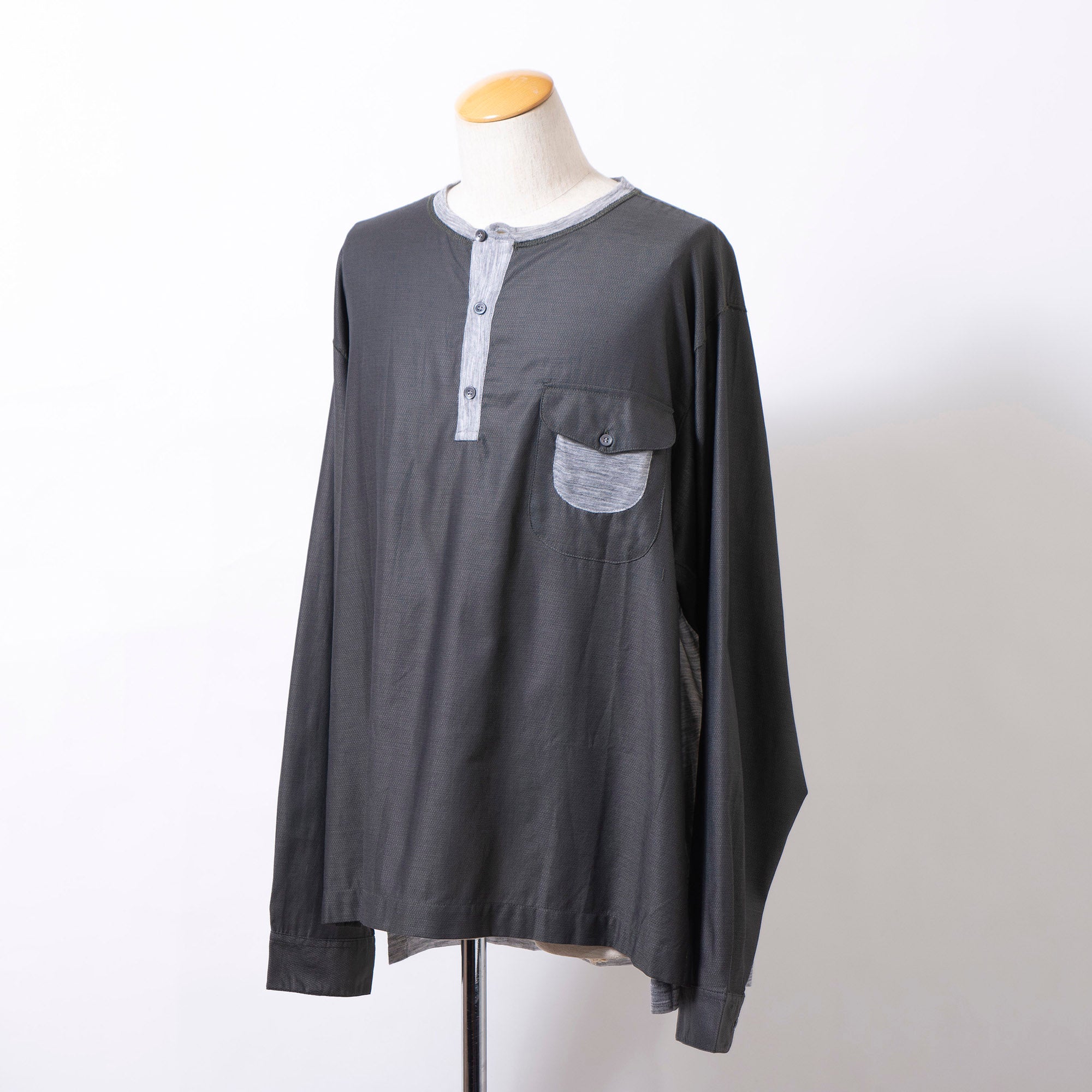 Dolce & Gabbana Henley neck long-sleeve cut-and-sew khaki and gray reconstructed docking pocket T-shirt size 56, made in Italy
