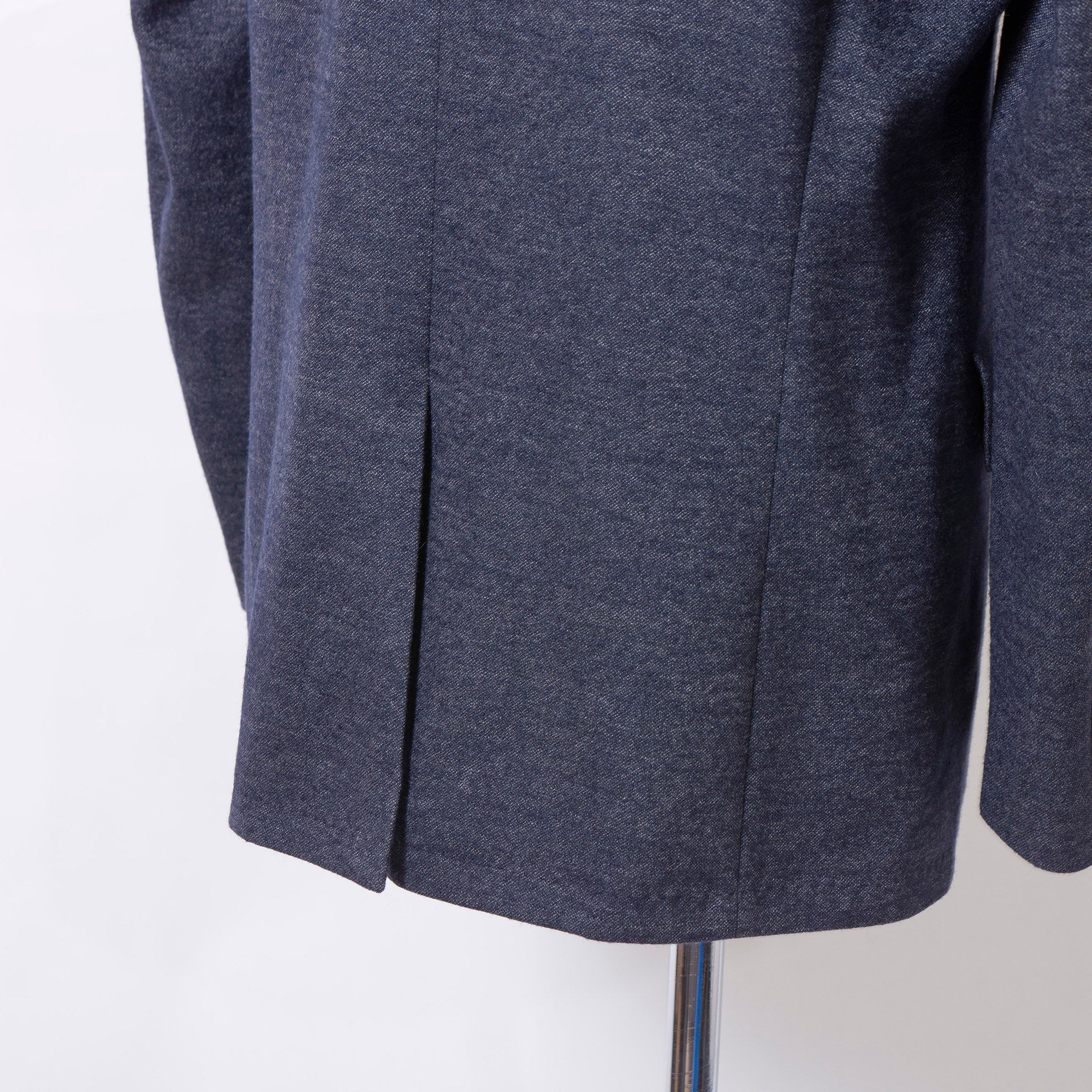 Paul Smith collection tailored jacket, navy, size XL, men's, made in Japan, with a floral lining and a wool blend. A perfect business or casual outerwear piece.