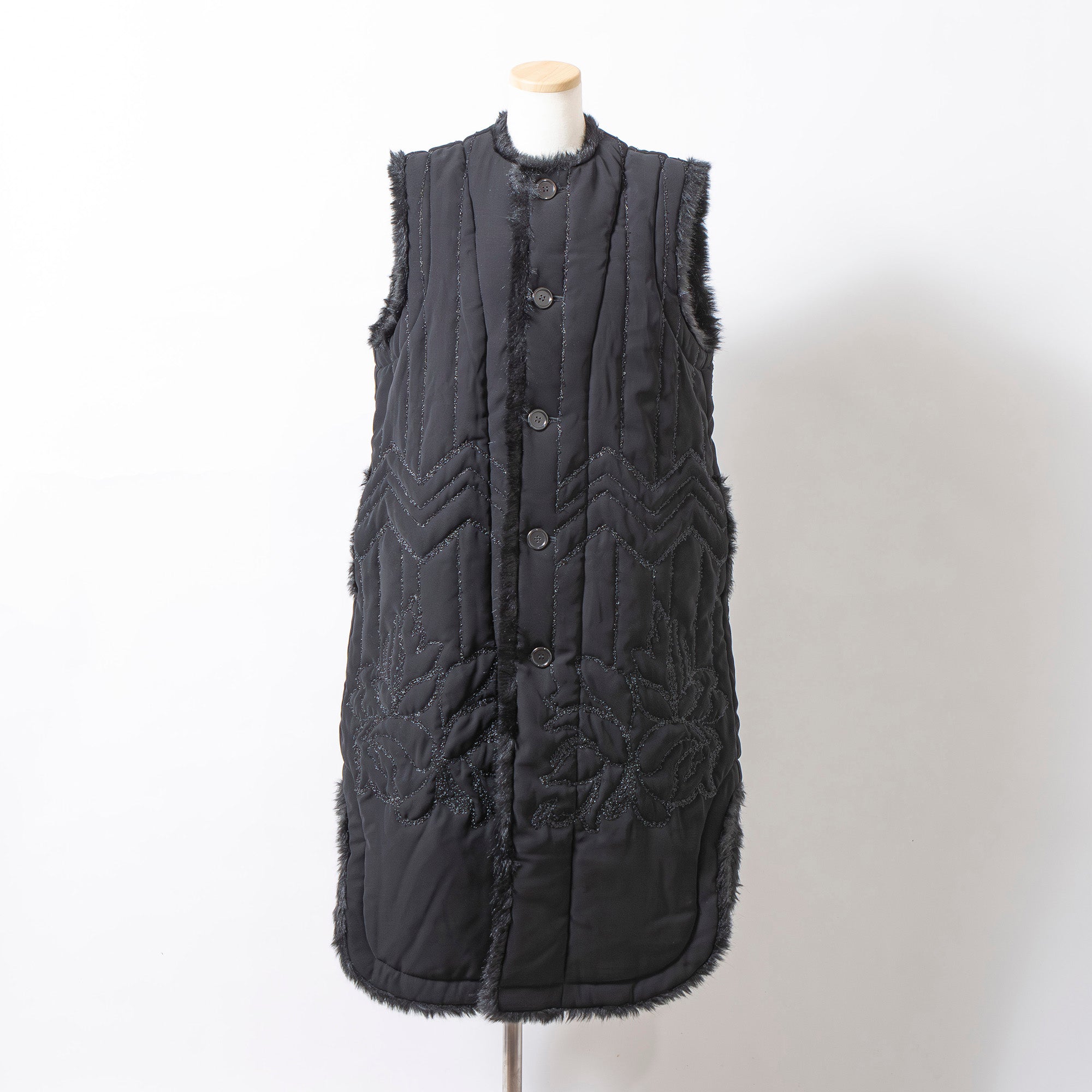 【古着】コムデギャルソン noir kei ninomiya AD2019 フラワーキルティング ベスト ノースリーブ ロング丈 ジレコート ブラック S 二宮啓 再構築 デザインベスト ファー切り替え レディース アウター ロングダウン ダウンベスト 日本製【中古】【ブランド古着】【USED】
