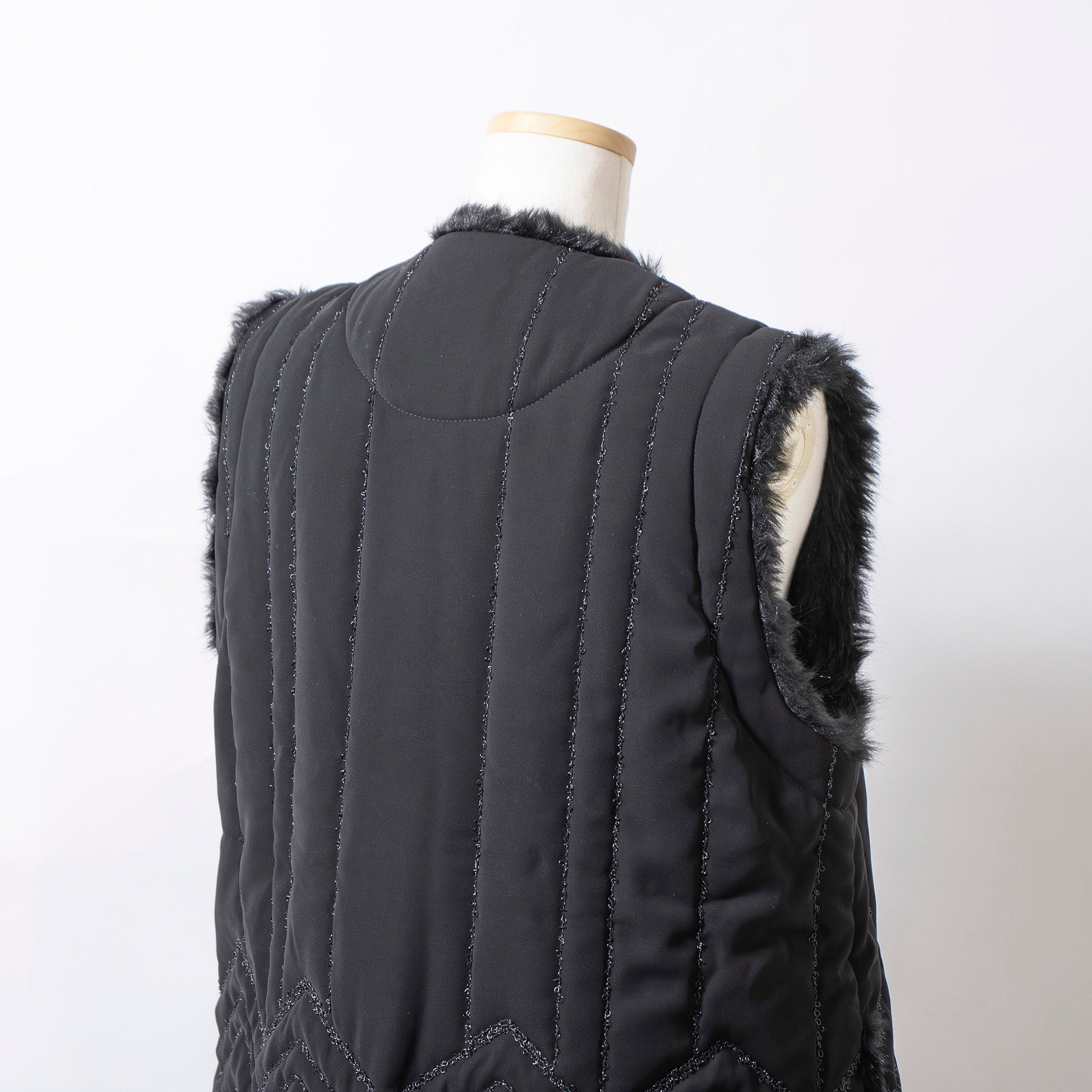 【古着】コムデギャルソン noir kei ninomiya AD2019 フラワーキルティング ベスト ノースリーブ ロング丈 ジレコート ブラック S 二宮啓 再構築 デザインベスト ファー切り替え レディース アウター ロングダウン ダウンベスト 日本製【中古】【ブランド古着】【USED】