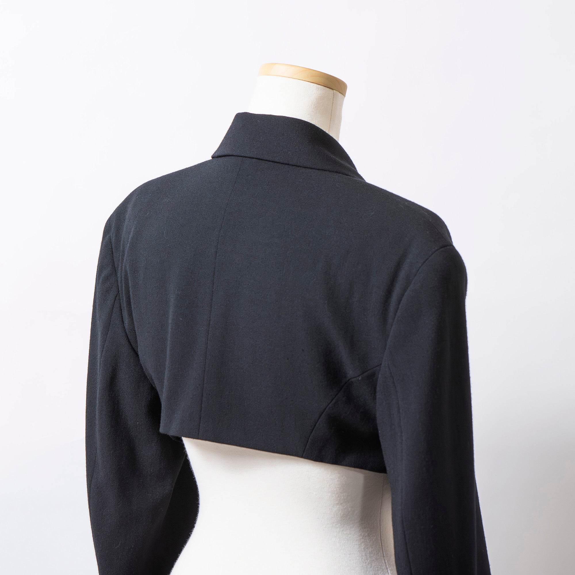 【古着】コムデギャルソン COMME des GARCONS 1980年代 テーラードジャケット ショート丈 ベルト付き クロップド丈 ウール ブラック S 川久保玲 ◆希少◆ レディース ヴィンテージ アーカイブ アウター 日本製【中古】【ブランド古着】【USED】