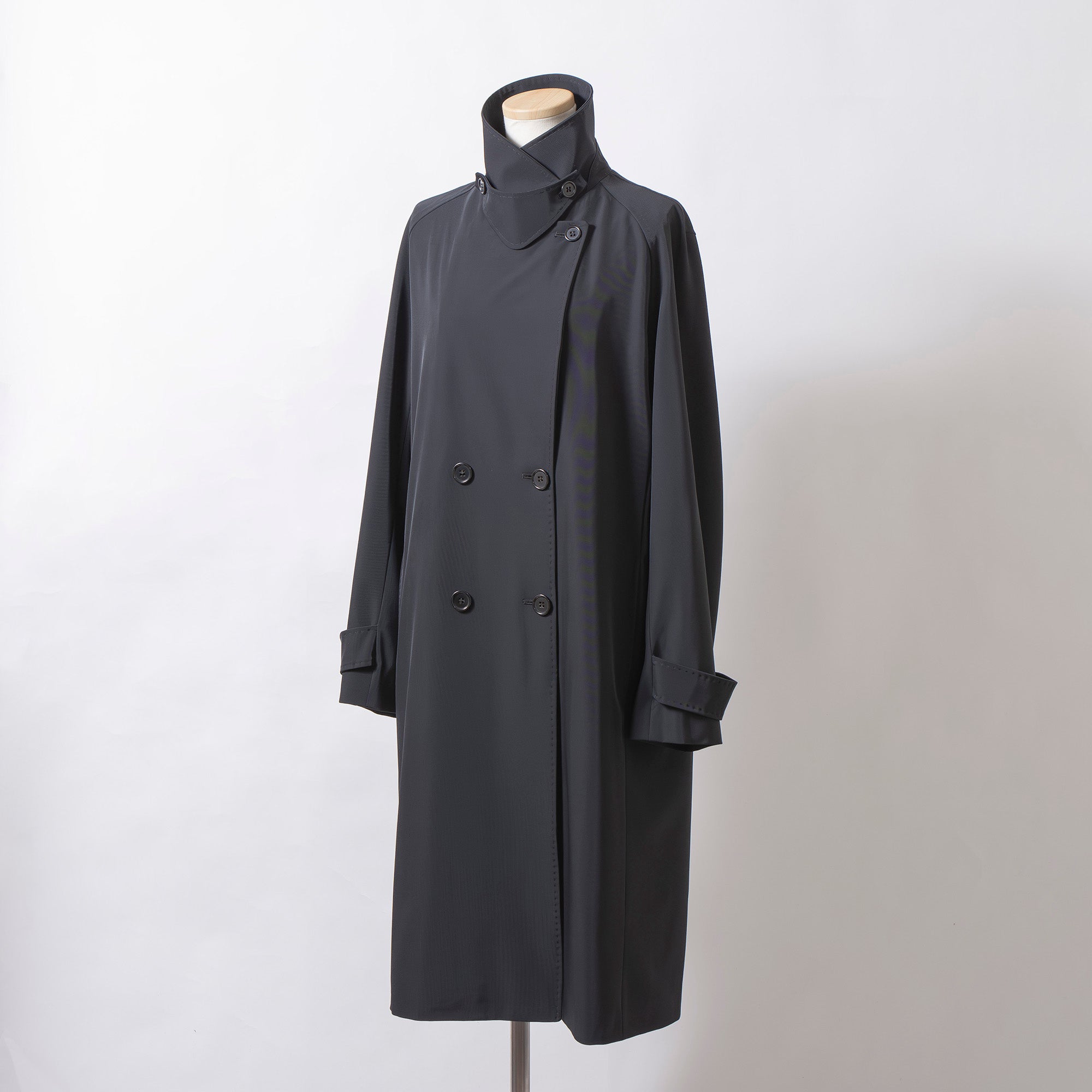 マックスマーラ MaxMara トレンチコート ダブル ブラック 光沢あり ステッチ イタリア製 ポリエステル ポリウレタン アウター ロングコート