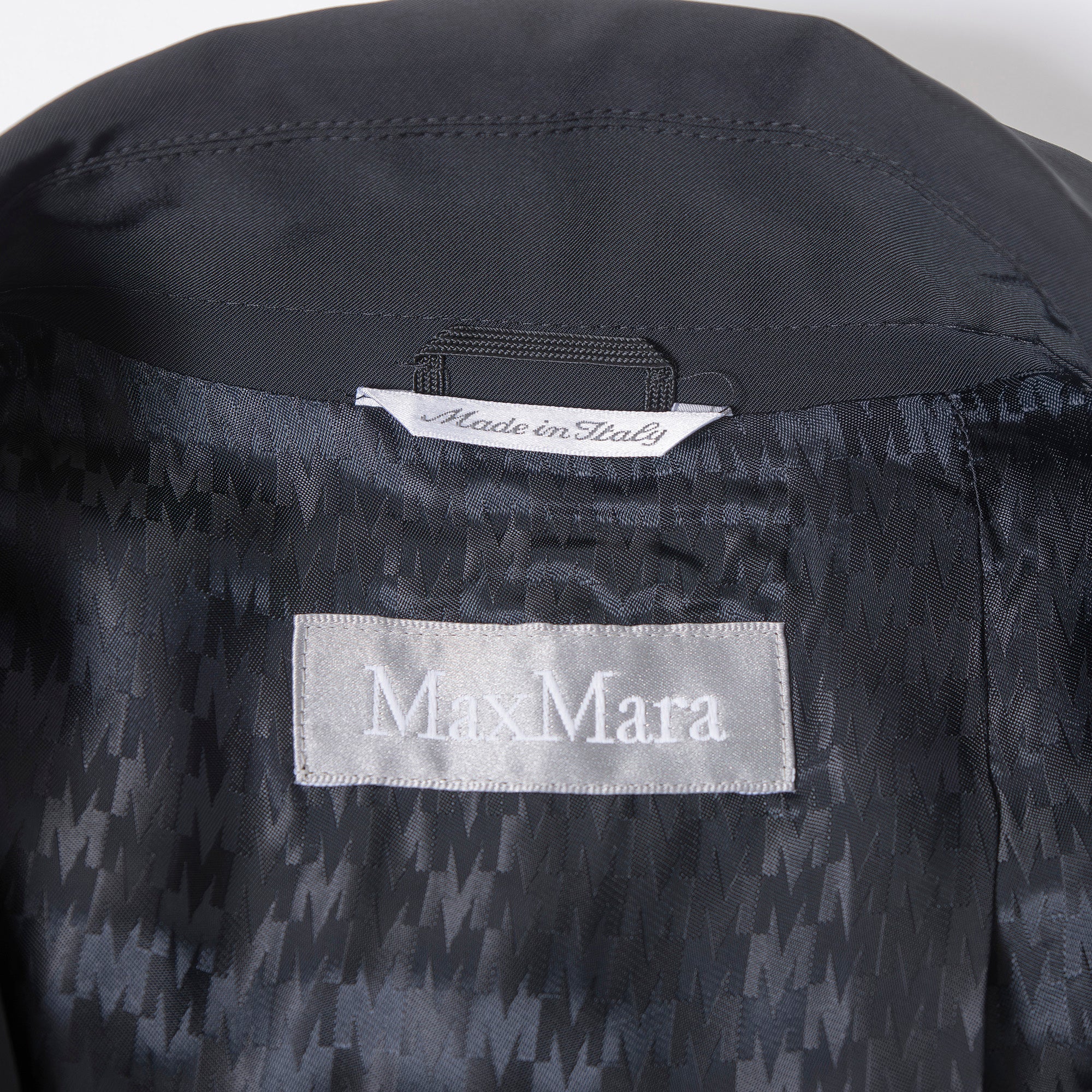 マックスマーラ MaxMara トレンチコート ダブル ブラック 光沢あり ステッチ イタリア製 ポリエステル ポリウレタン アウター ロングコート