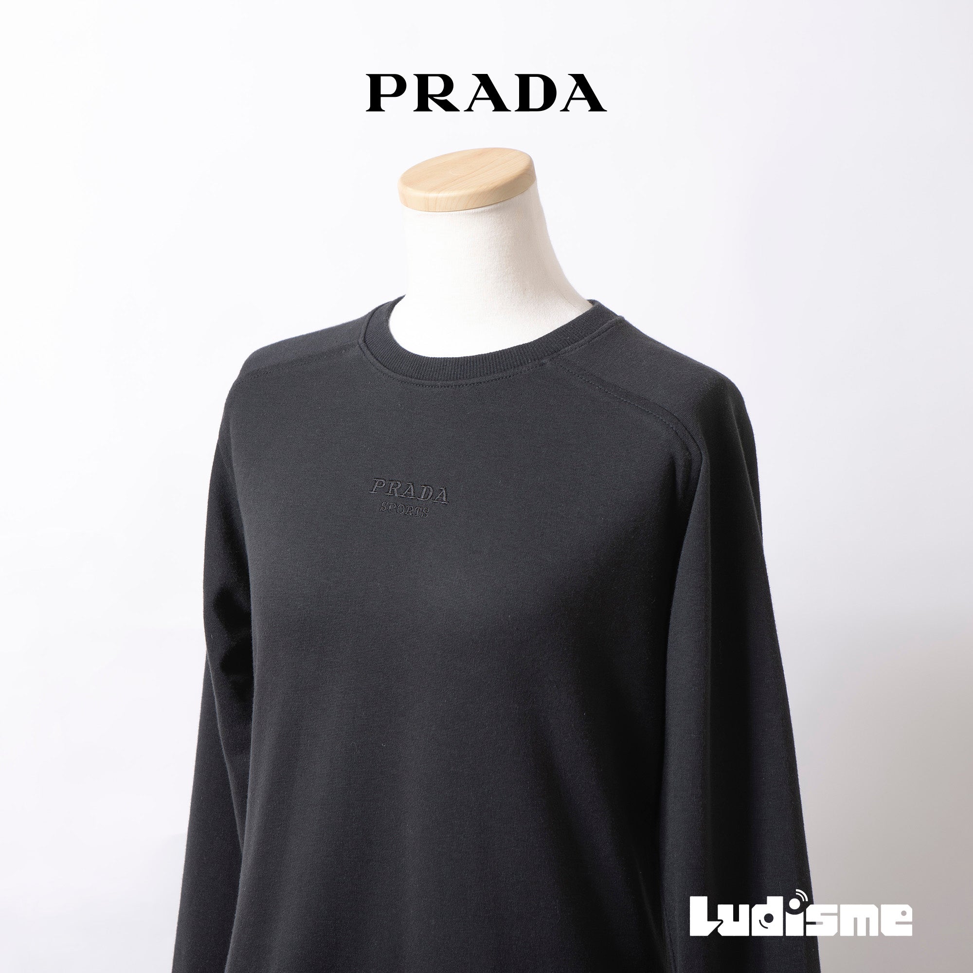 プラダ PRADA SPORTS ロングスリーブ Tシャツ ラグランスリーブ 刺繍ロゴ ブラック 長袖 コットン100 イタリア製 ロゴパッチ ユニセックス