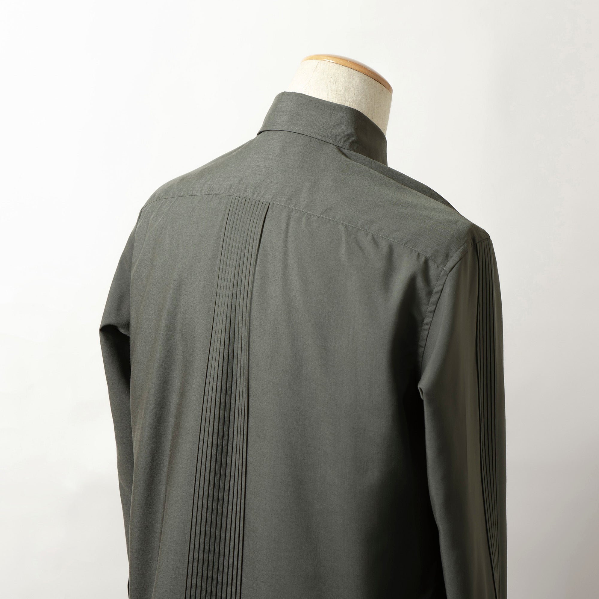 イッセイミヤケ ISSEY MIYAKE MEN ロングスリーブシャツ モスグリーン カーキ プリーツ入り ポリエステル 長袖 IM MEN ドレスシャツ