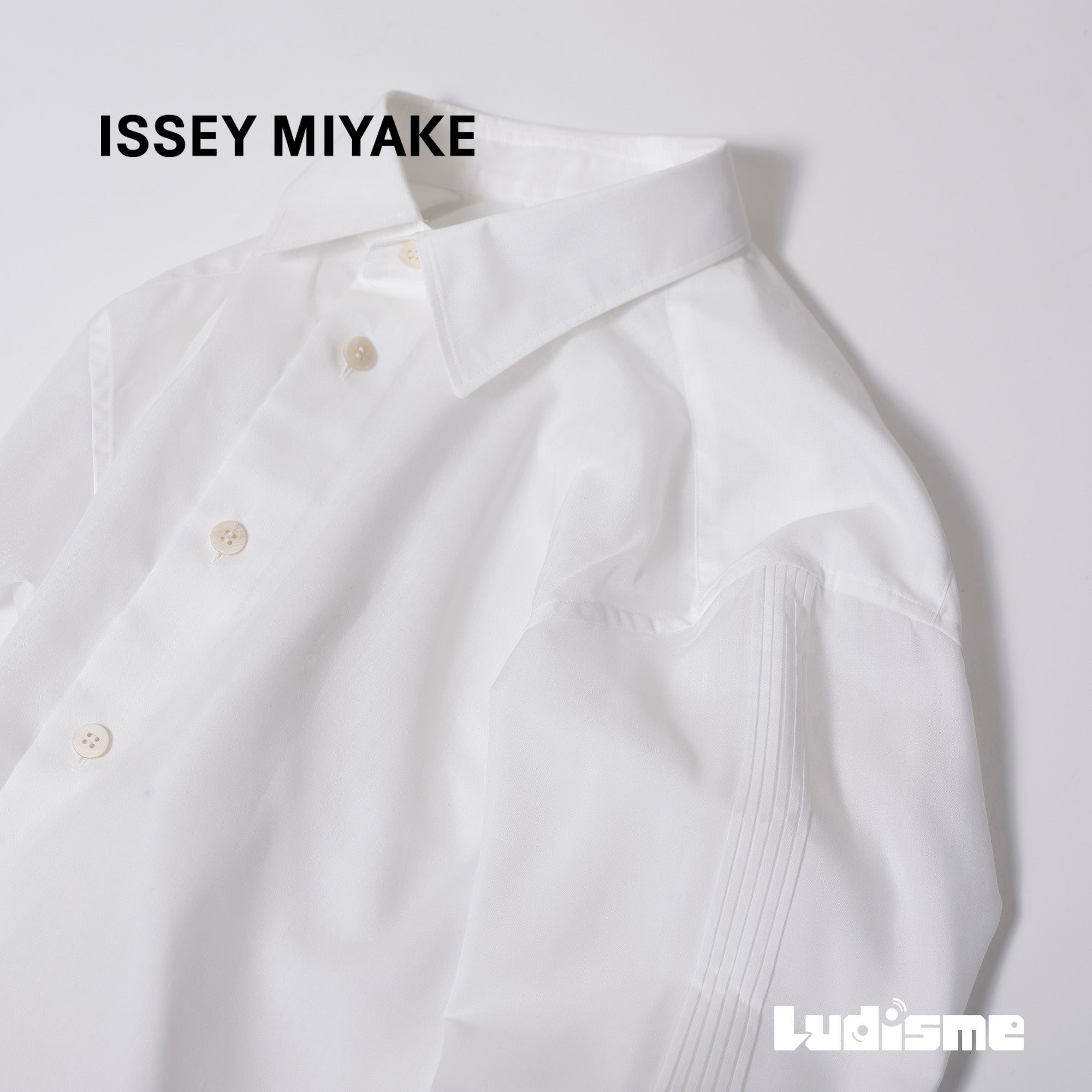 イッセイミヤケ ISSEY MIYAKE MEN ロングスリーブシャツ ホワイト カーキ プリーツ入り ポリエステル 長袖 IM MEN ドレスシャツ