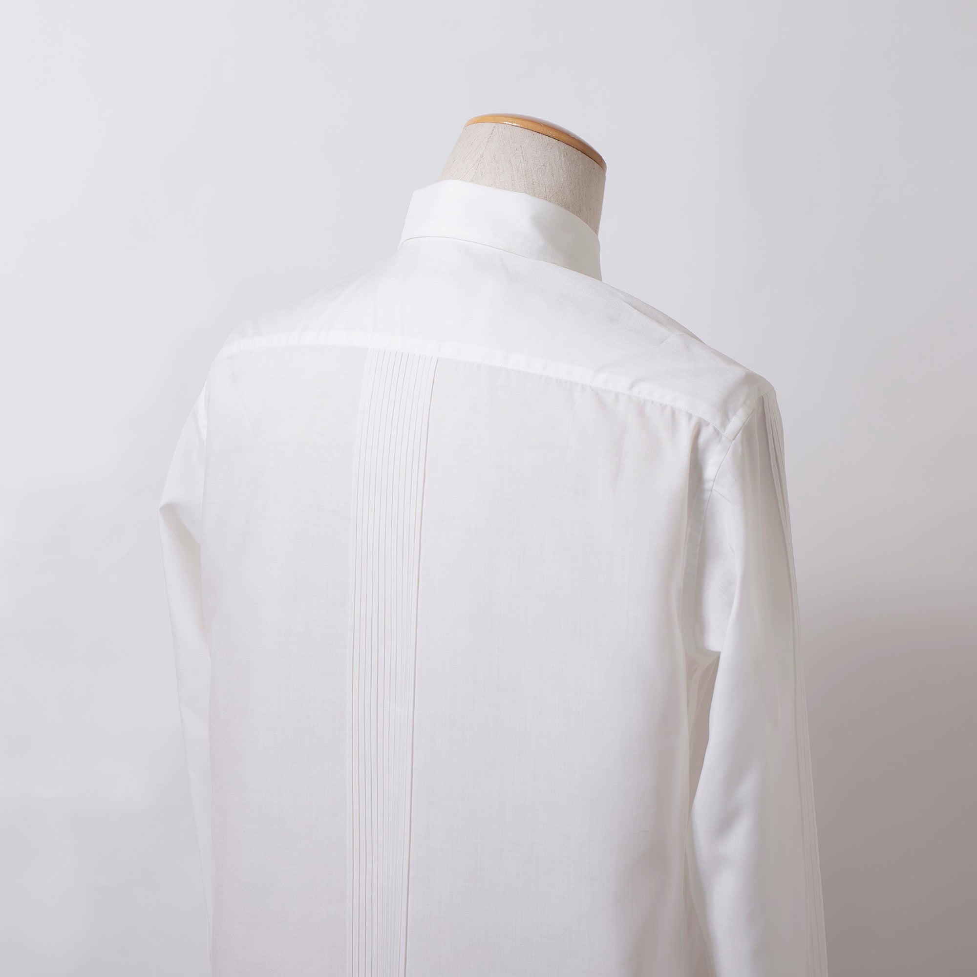 イッセイミヤケ ISSEY MIYAKE MEN ロングスリーブシャツ ホワイト カーキ プリーツ入り ポリエステル 長袖 IM MEN ドレスシャツ