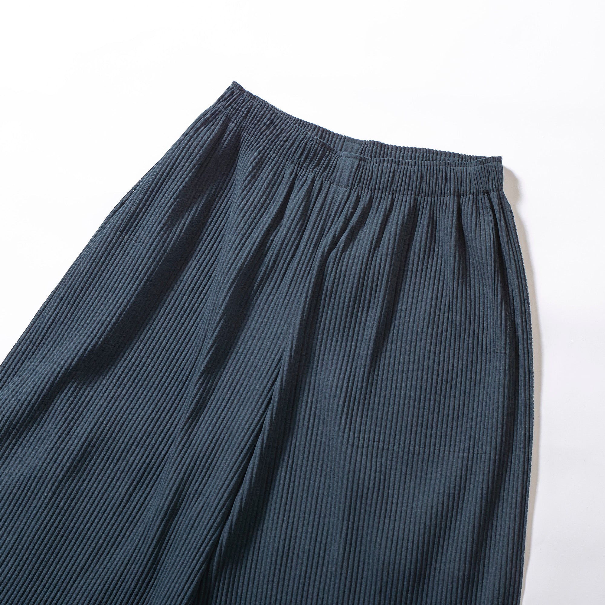 イッセイミヤケ me ISSEY MIYAKE ワイドプリーツパンツ インディゴ ニットプリーツ レディース ニットパンツ ワイドパンツ 袴パンツ