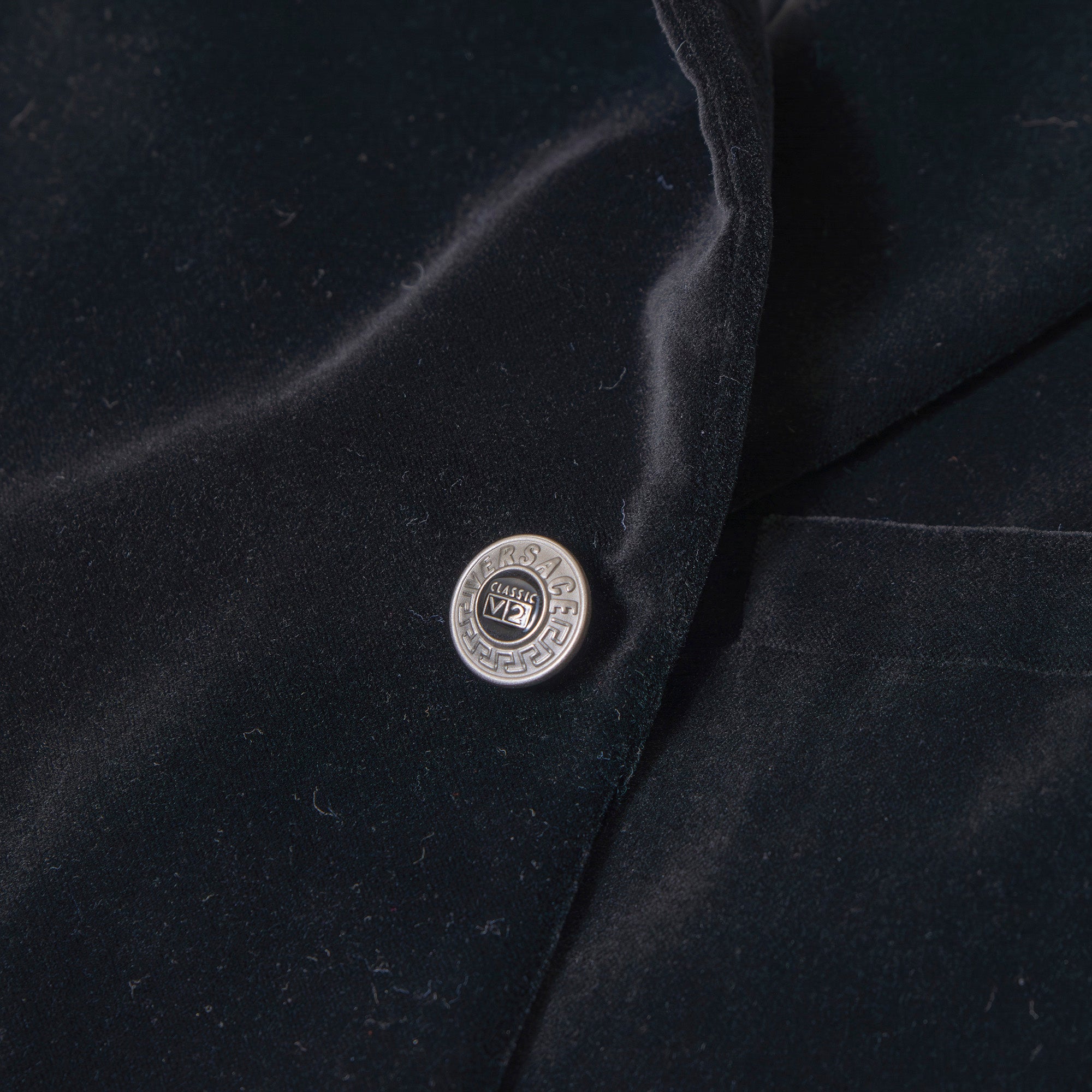 ヴェルサーチ VERSACE CLASSIC V2 セットアップ ベルベット ブラック 3B ジャケット&パンツ メンズ スーツ テーラドジャケット ボトムス
