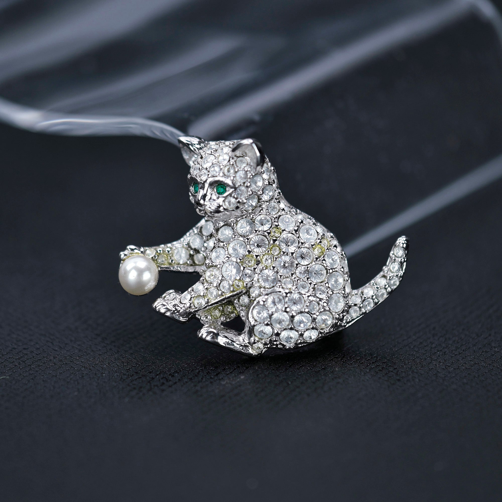 スワロフスキー/SWAROVSKI クリスタルガラス アクセサリー ブローチ 仔猫