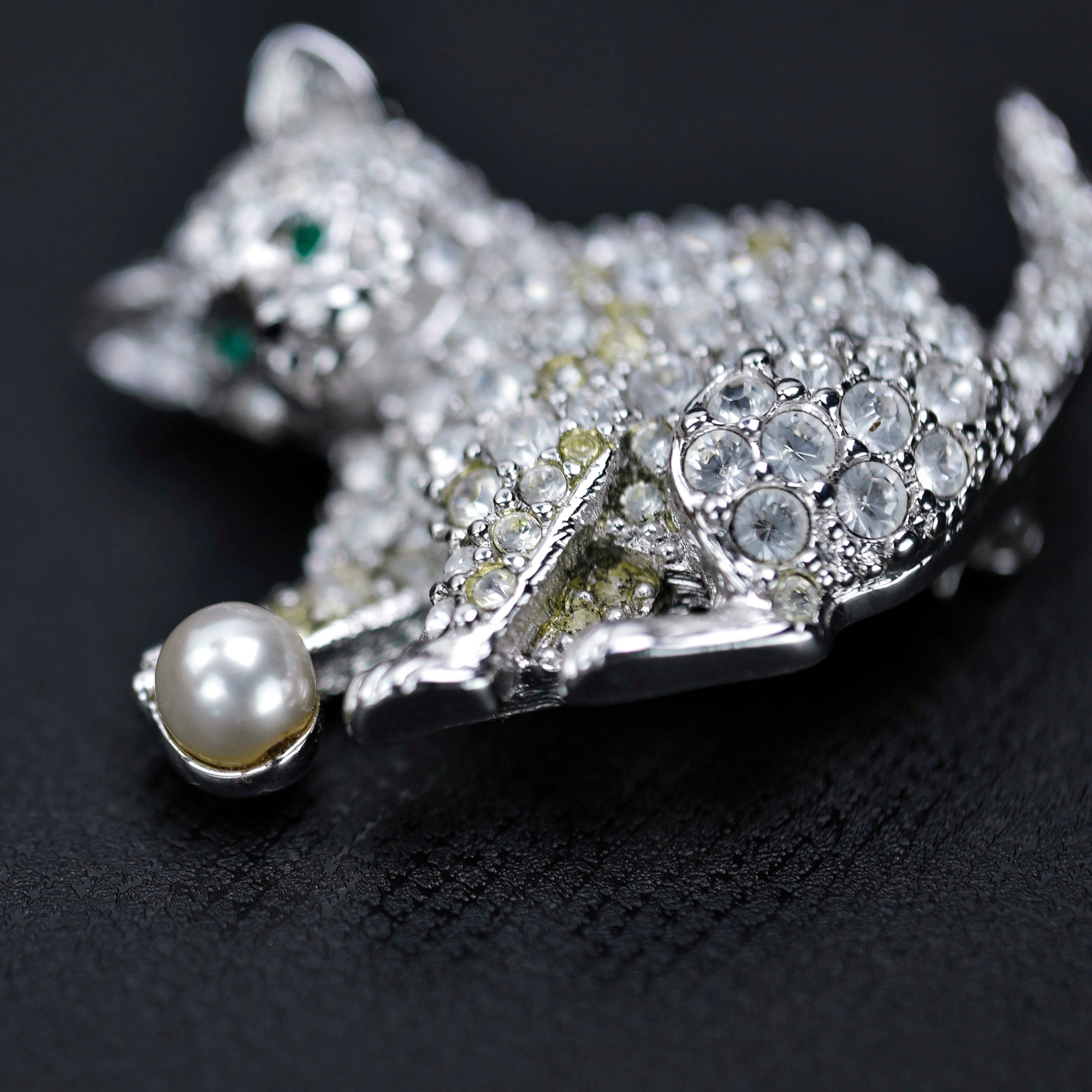 スワロフスキー/SWAROVSKI クリスタルガラス アクセサリー ブローチ 仔猫