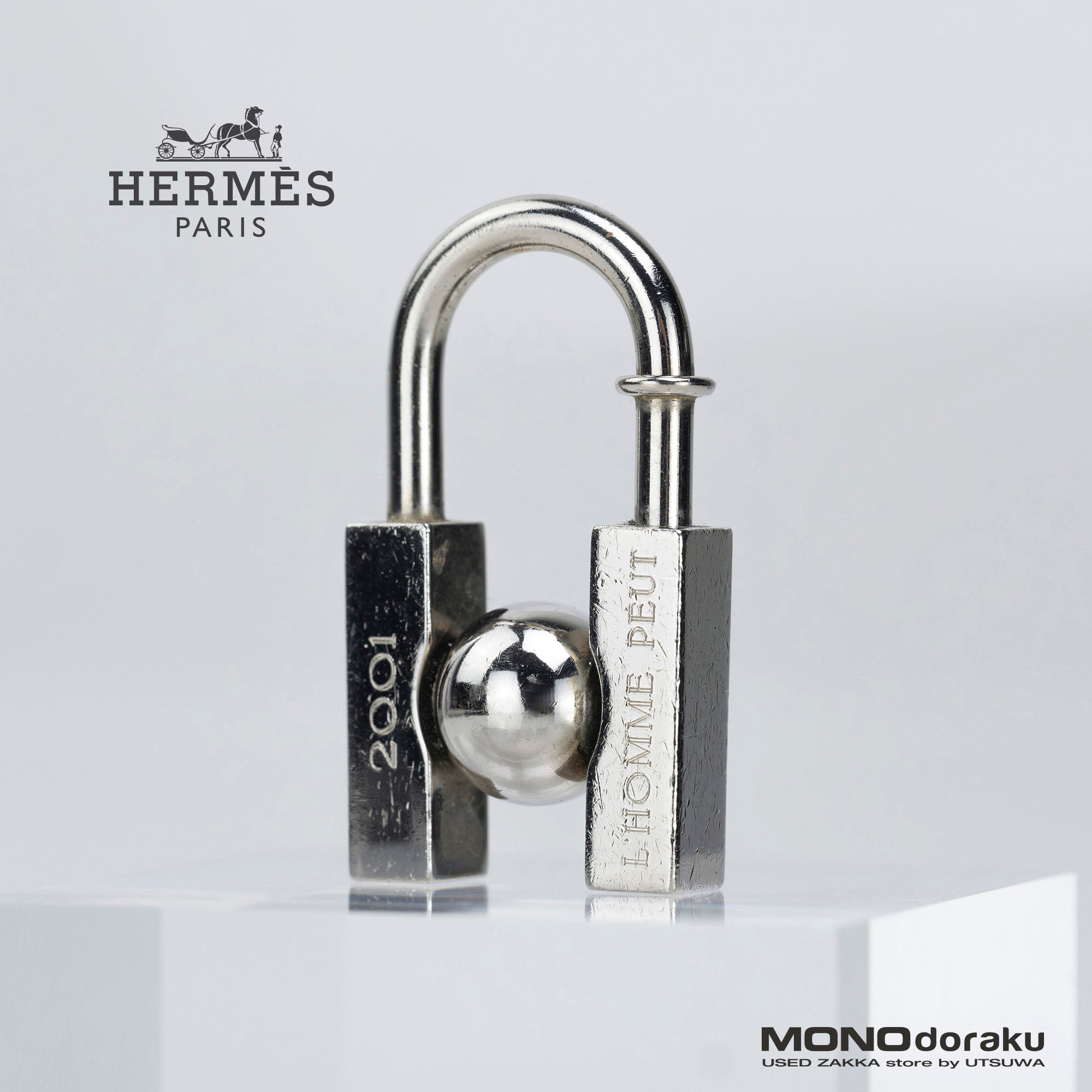 エルメス HERMES カデナチャーム 2001年 限定品 「L'HOMME PEUT EMBELLIR LA TERRE/未知なる地球の美