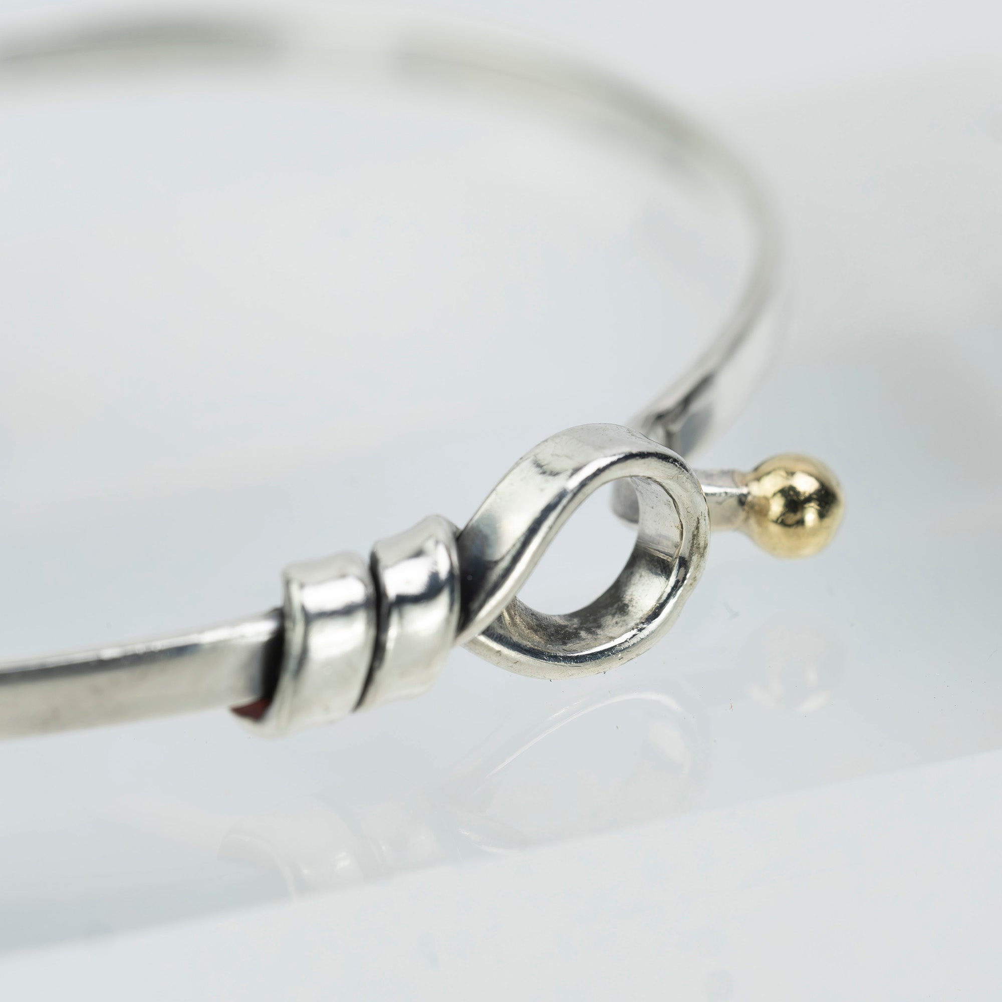 Tiffany &amp; Co. Flat Wire Love Knot Bangle Bracelet Women's Accessory 925 Silver K18 9.48g (1)