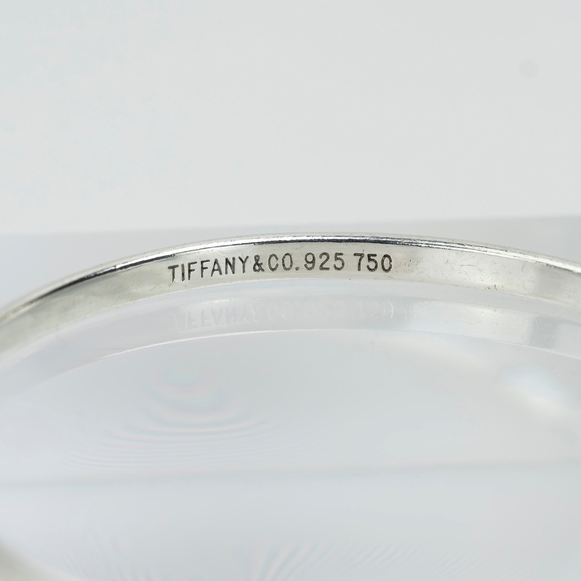 Tiffany &amp; Co. Flat Wire Love Knot Bangle Bracelet Women's Accessory 925 Silver K18 9.48g (1)