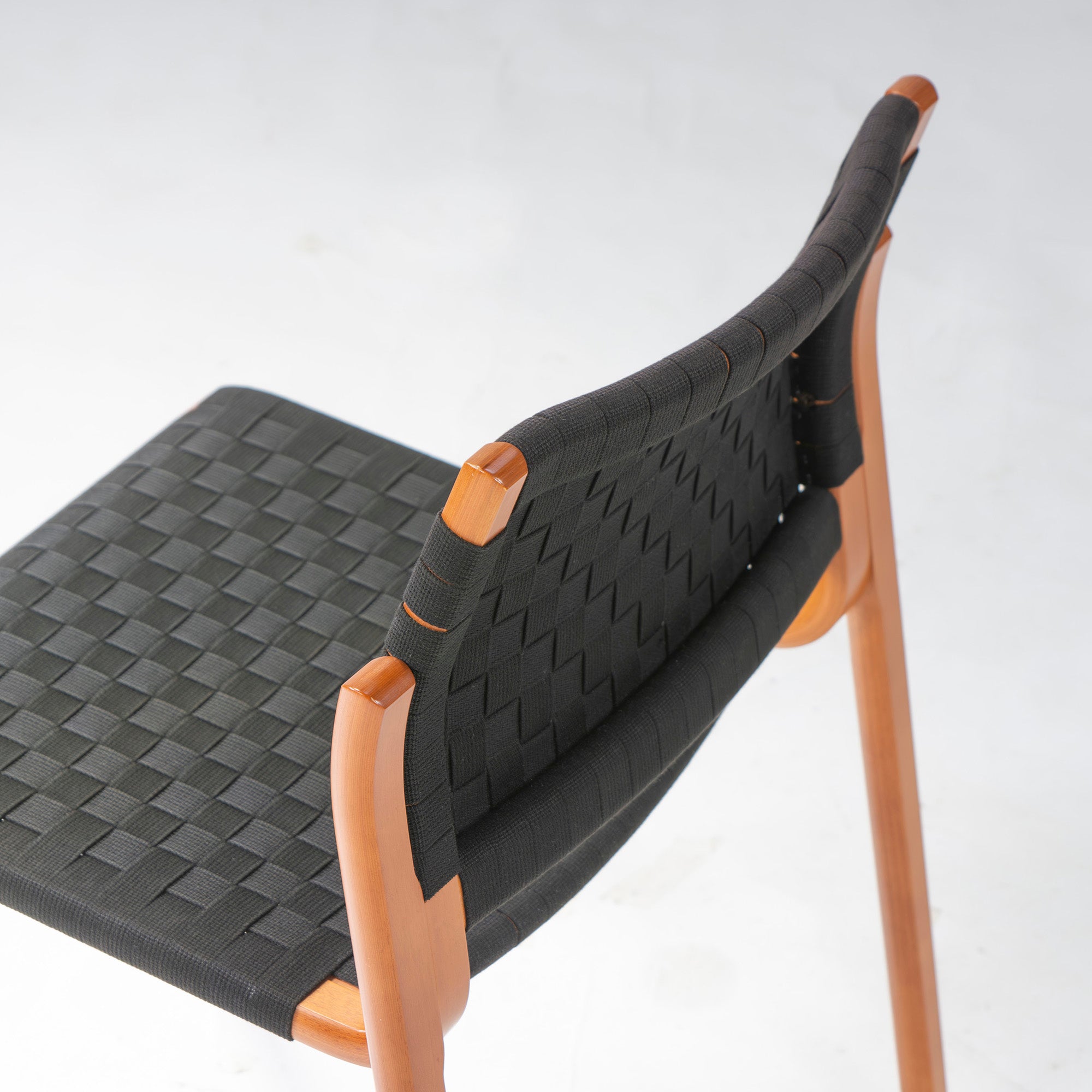 ダイニングチェア アルフレックス arflex NT SLIM エヌティースリム アームレスチェア ビーチ材(3)スタッキングチェア モダン