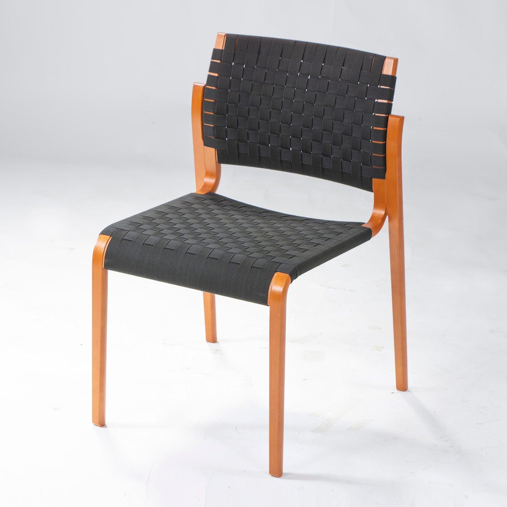 ダイニングチェア アルフレックス arflex NT SLIM エヌティースリム アームレスチェア ビーチ材(3)スタッキングチェア モダン