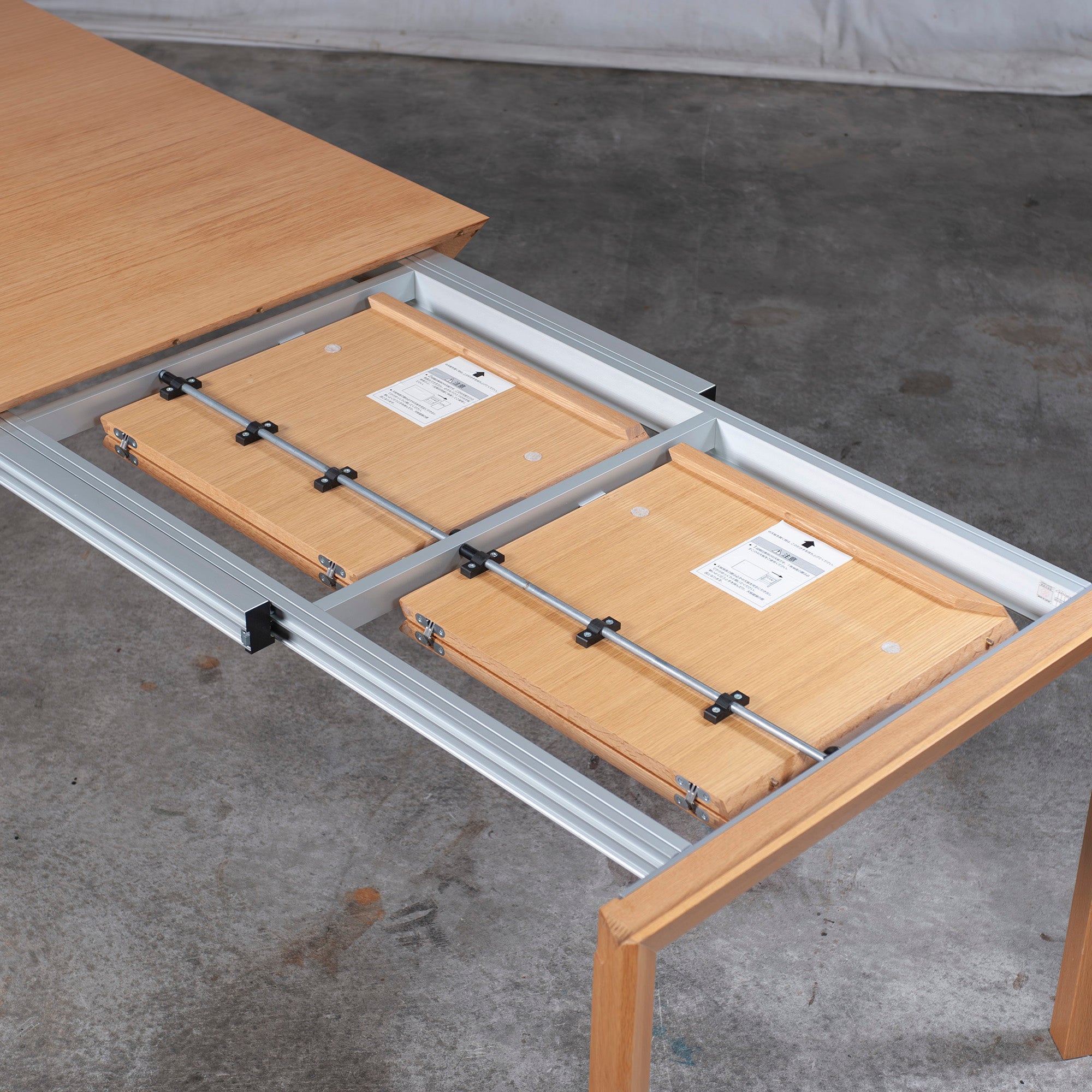 Dining Table CondeHouse Move Extension Table Hokkaido Ash Wood Extendable Tabletop Natural Modern