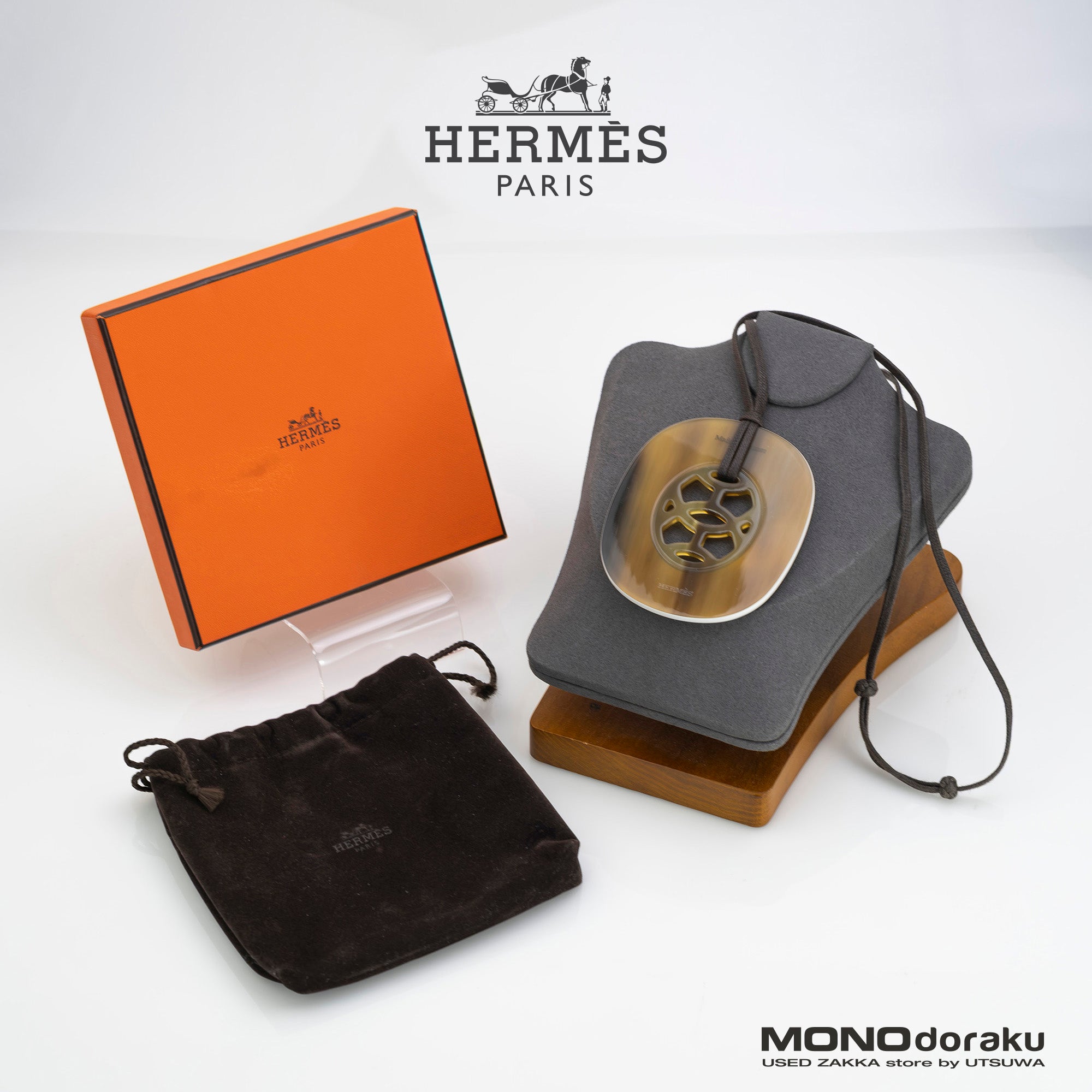 Hermès Lift pendant necklace in buffalo horn and lacquer on cotton cord