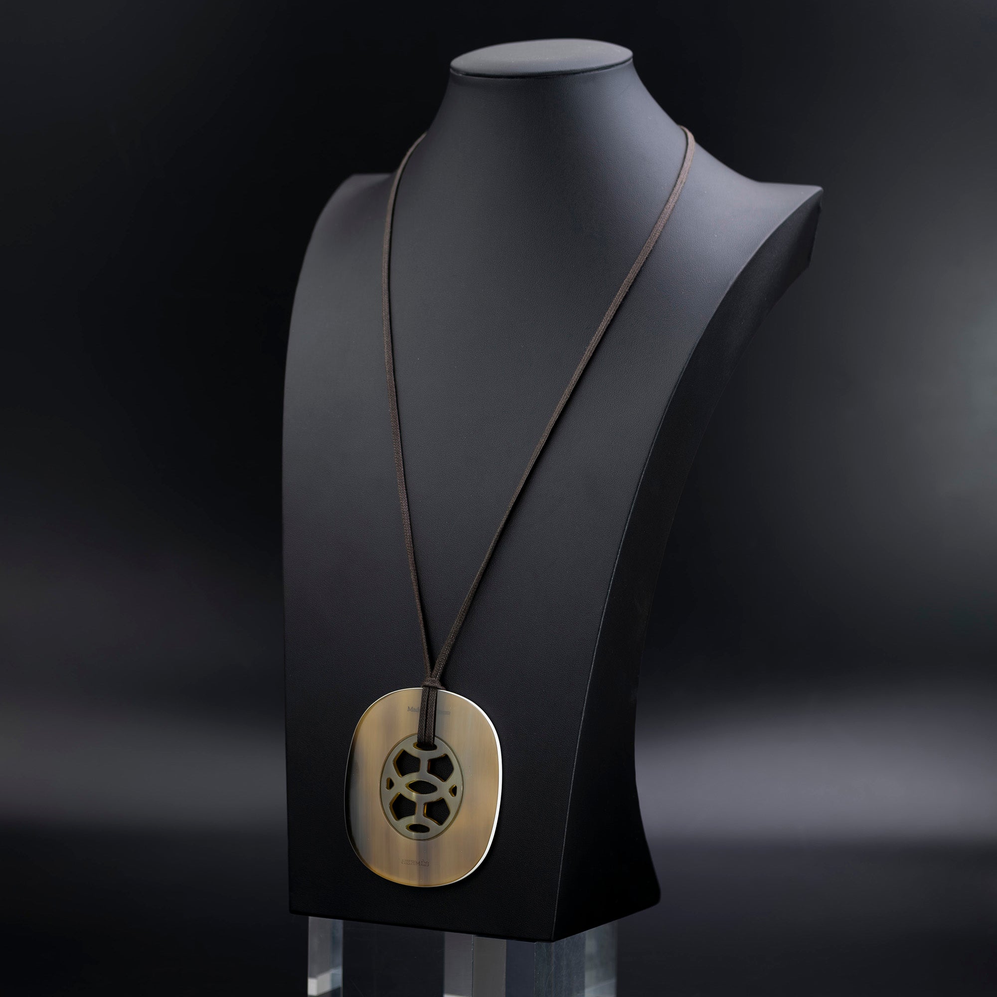 Hermès Lift pendant necklace in buffalo horn and lacquer on cotton cord