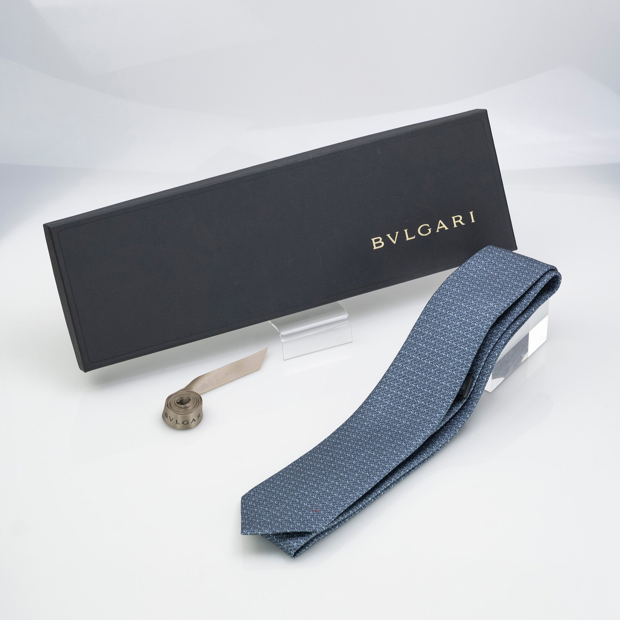 Bvlgari BVLGARI tie, 100% silk, blue, heart-like geometric pattern, tags included, unused