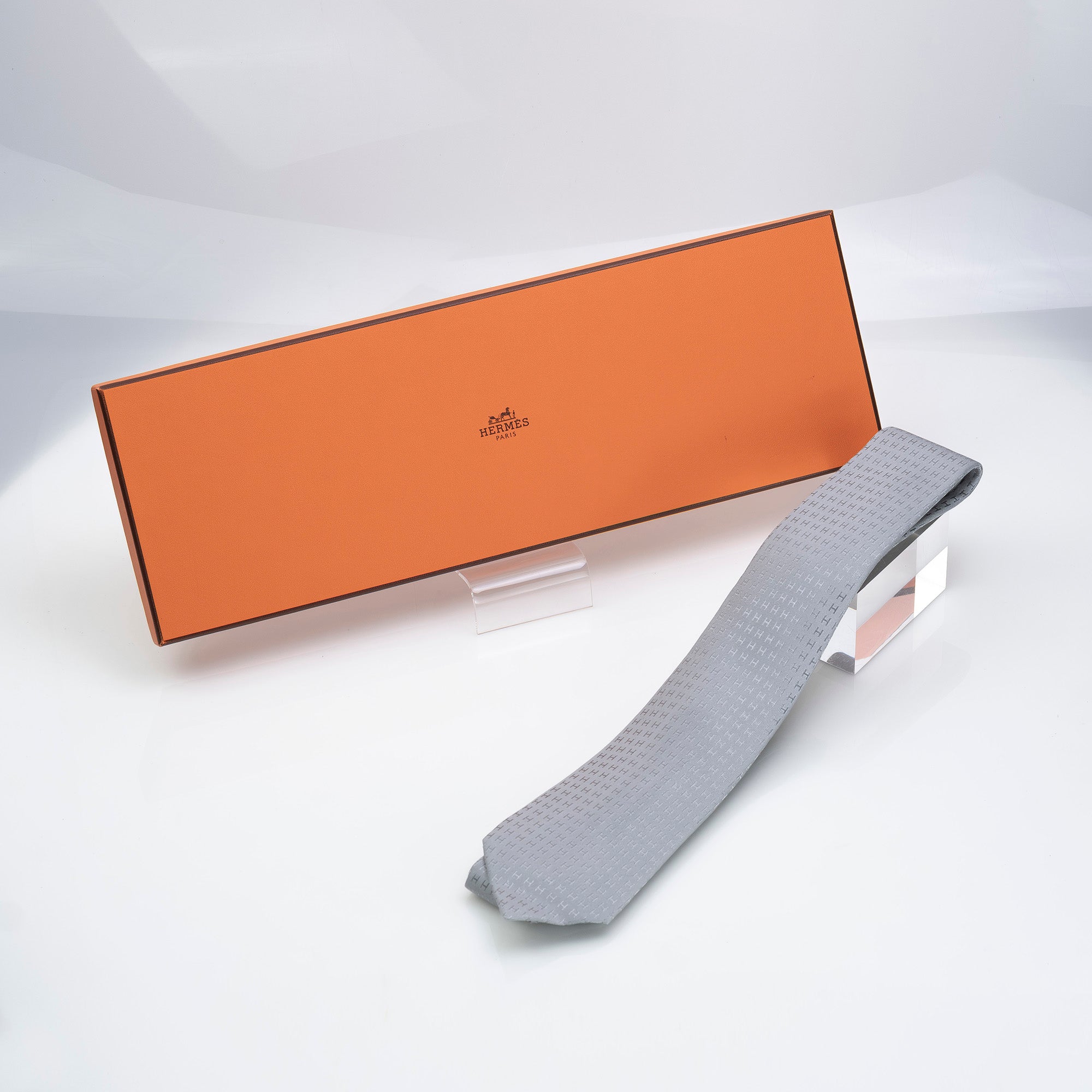 エルメス HERMES ネクタイ Hロゴ柄 シルク100% グレー 高級