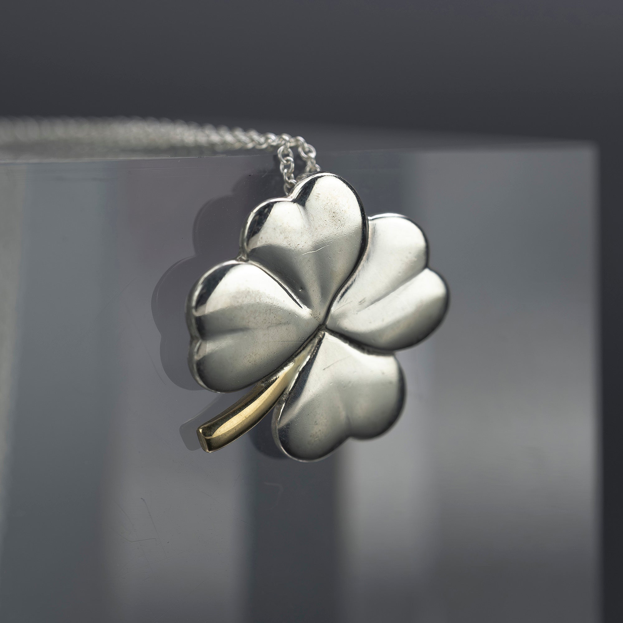 Tiffany &amp; Co. Four-Leaf Clover Necklace, Sterling Silver 925 x 18K Gold, Pendant, Women's, Lucky Charm.