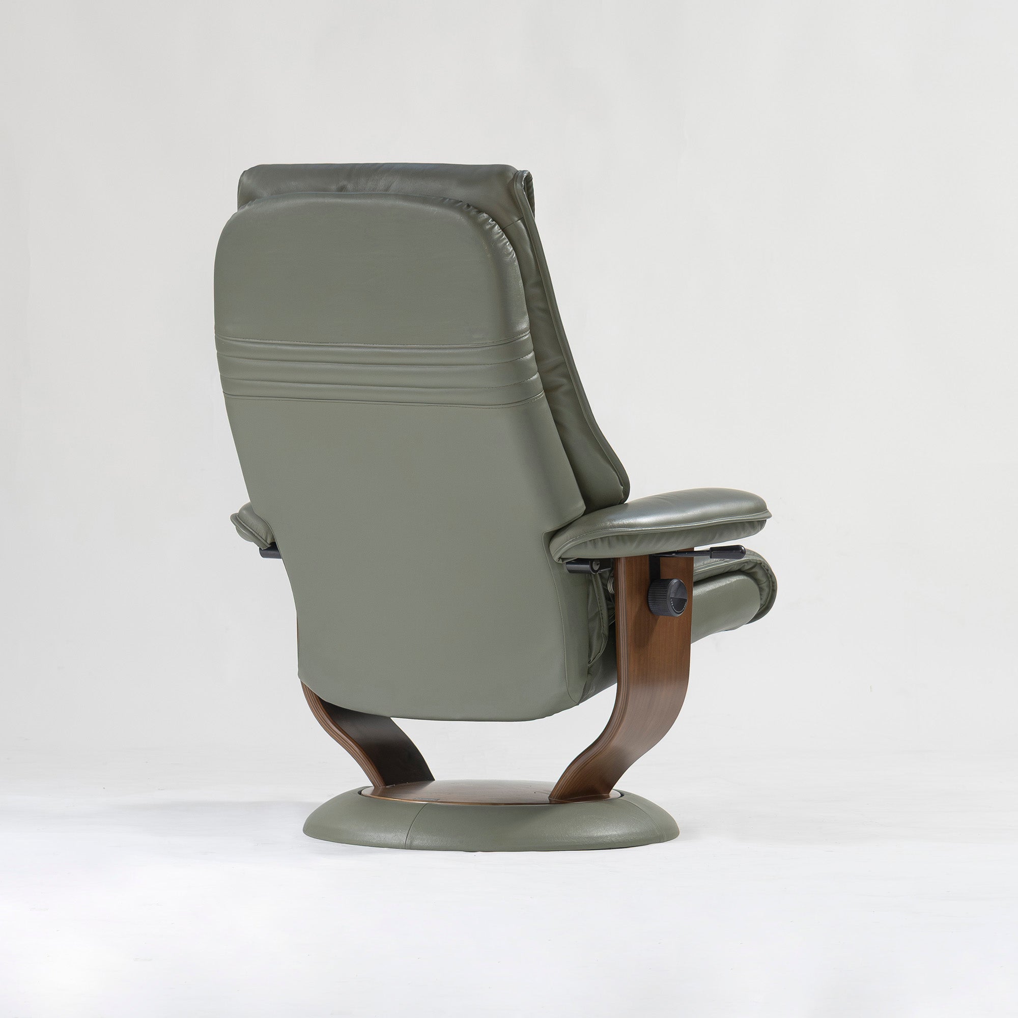 美品　カリモク　オットマン　リクライニング　パーソナルチェア　RT56 リクライニングチェア カリモク RU56 オットマン付(1) レザー 本革