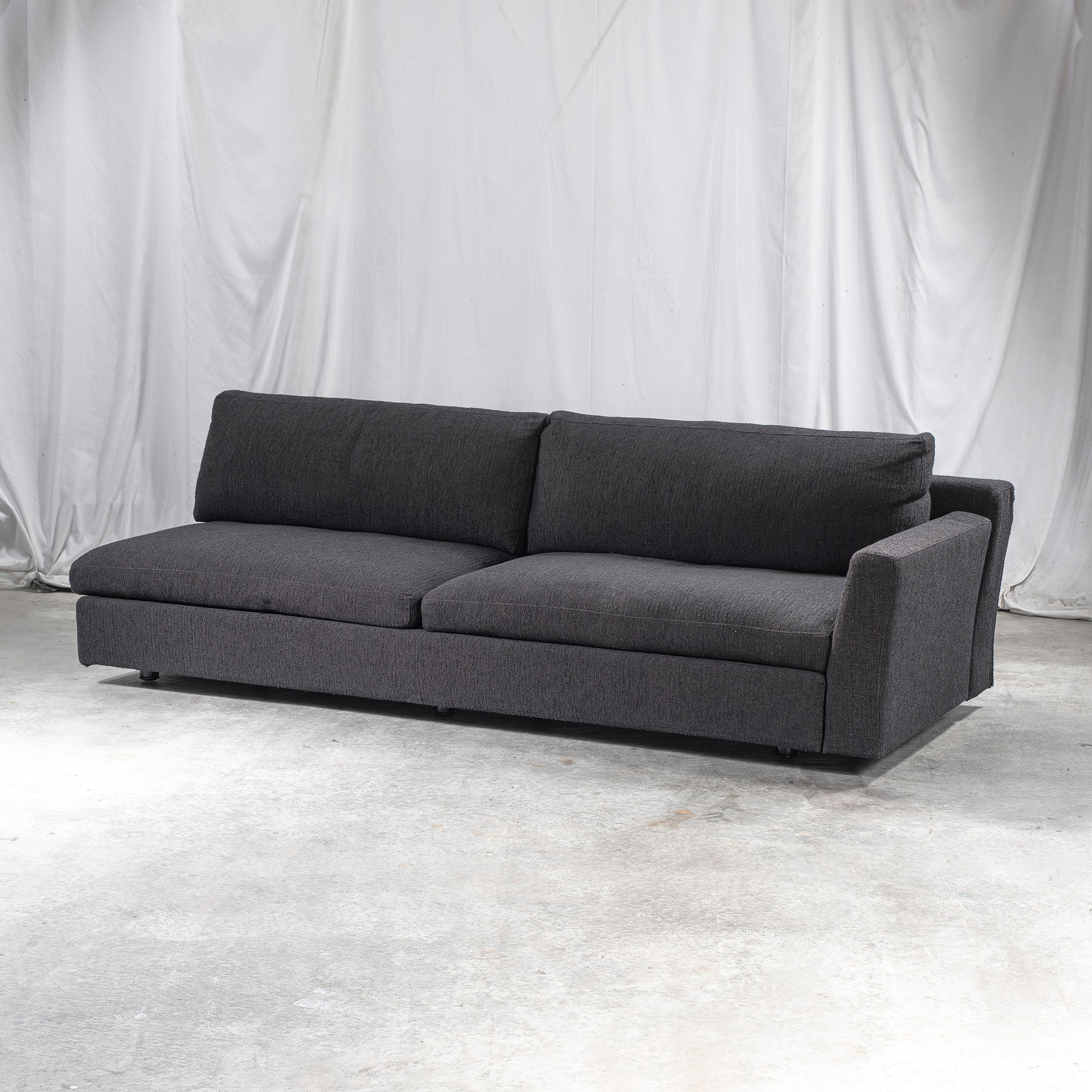 ソファ カッシーナ Cassina 235 MISTER ミスター 片アームソファ ナロウアーム ◆東京都内限定配送◆ ファブリック フェザークッション