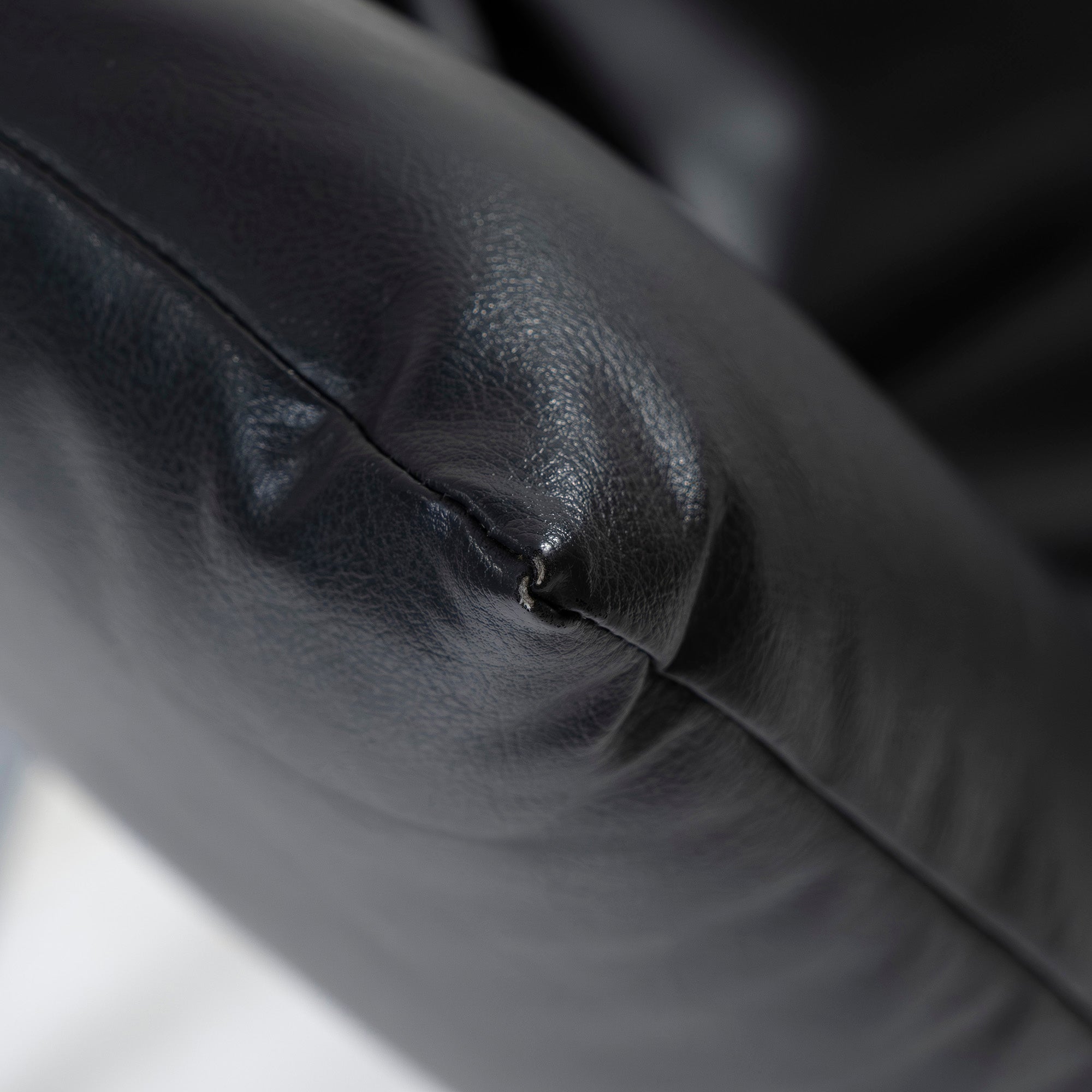 ダイニングチェア リーンロゼ ligne roset ROSETCalin ロゼカラン PVCレザー(1) スチール脚 モダンデザイン フレンチモダン ラグジュアリー