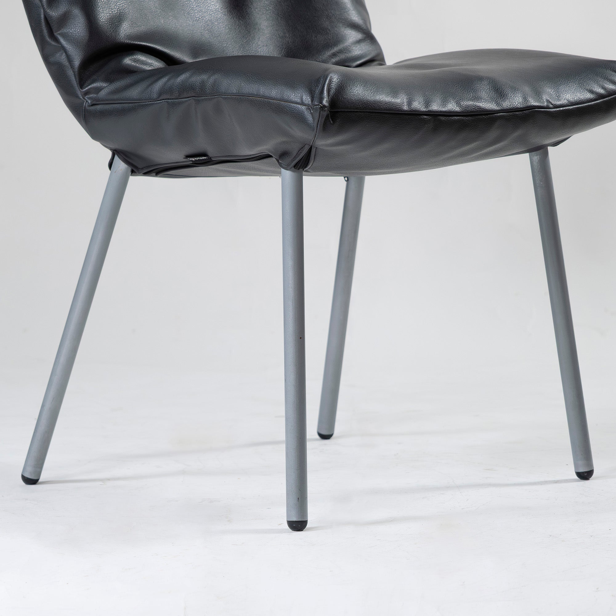 ダイニングチェア リーンロゼ ligne roset ROSETCalin ロゼカラン PVCレザー(1) スチール脚 モダンデザイン フレンチモダン ラグジュアリー