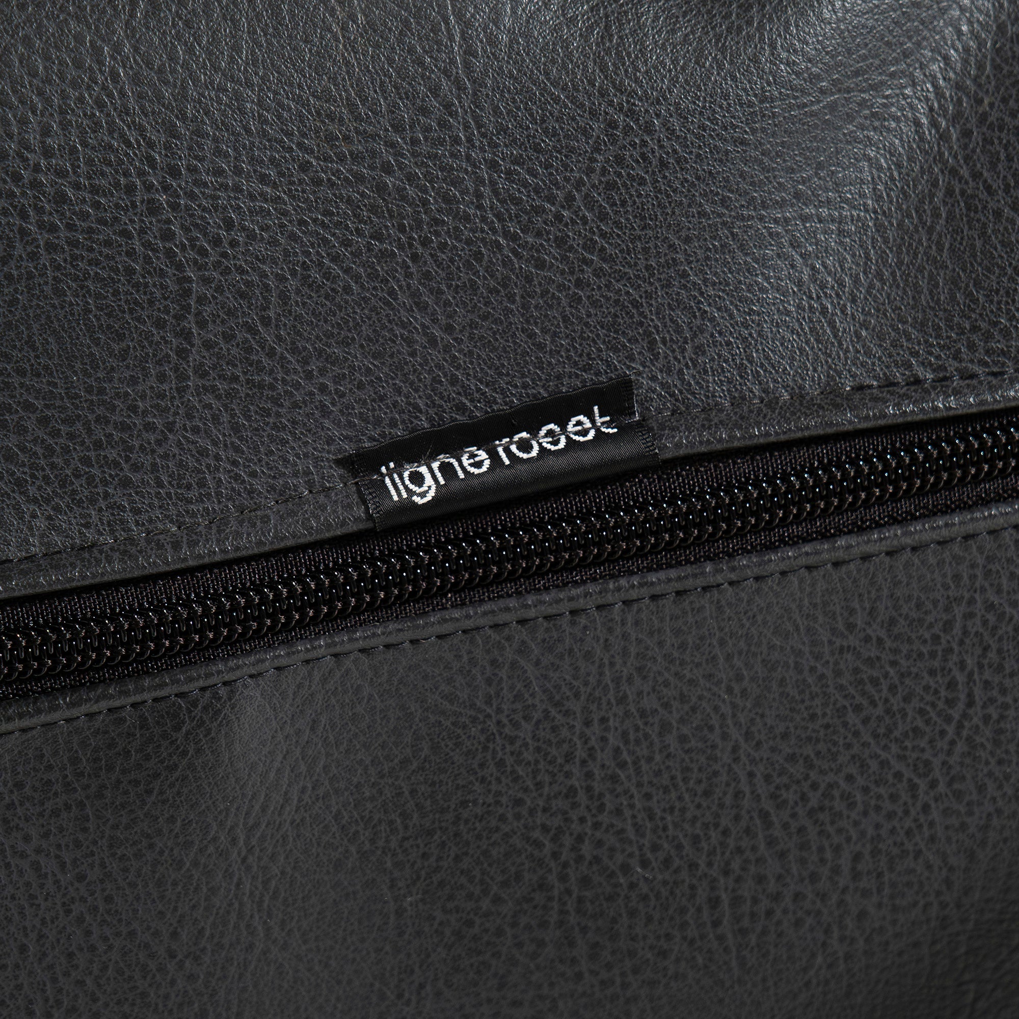 ダイニングチェア リーンロゼ ligne roset ROSETCalin ロゼカラン PVCレザー(4) スチール脚 モダンデザイン フレンチモダン ラグジュアリー