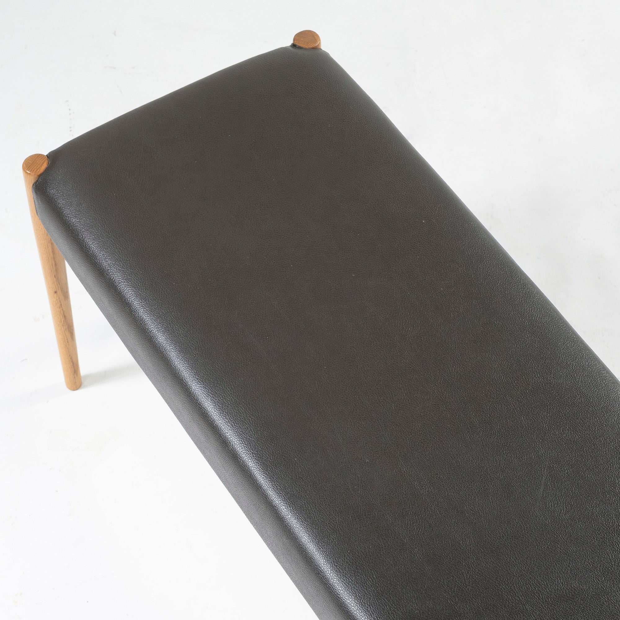 ダイニングベンチ 飛騨家具 HIDAKAGU AKI ベンチ オーク材 PVCレザー ダークブラウン 北欧スタイル ナチュラルモダン 和モダン シンプル