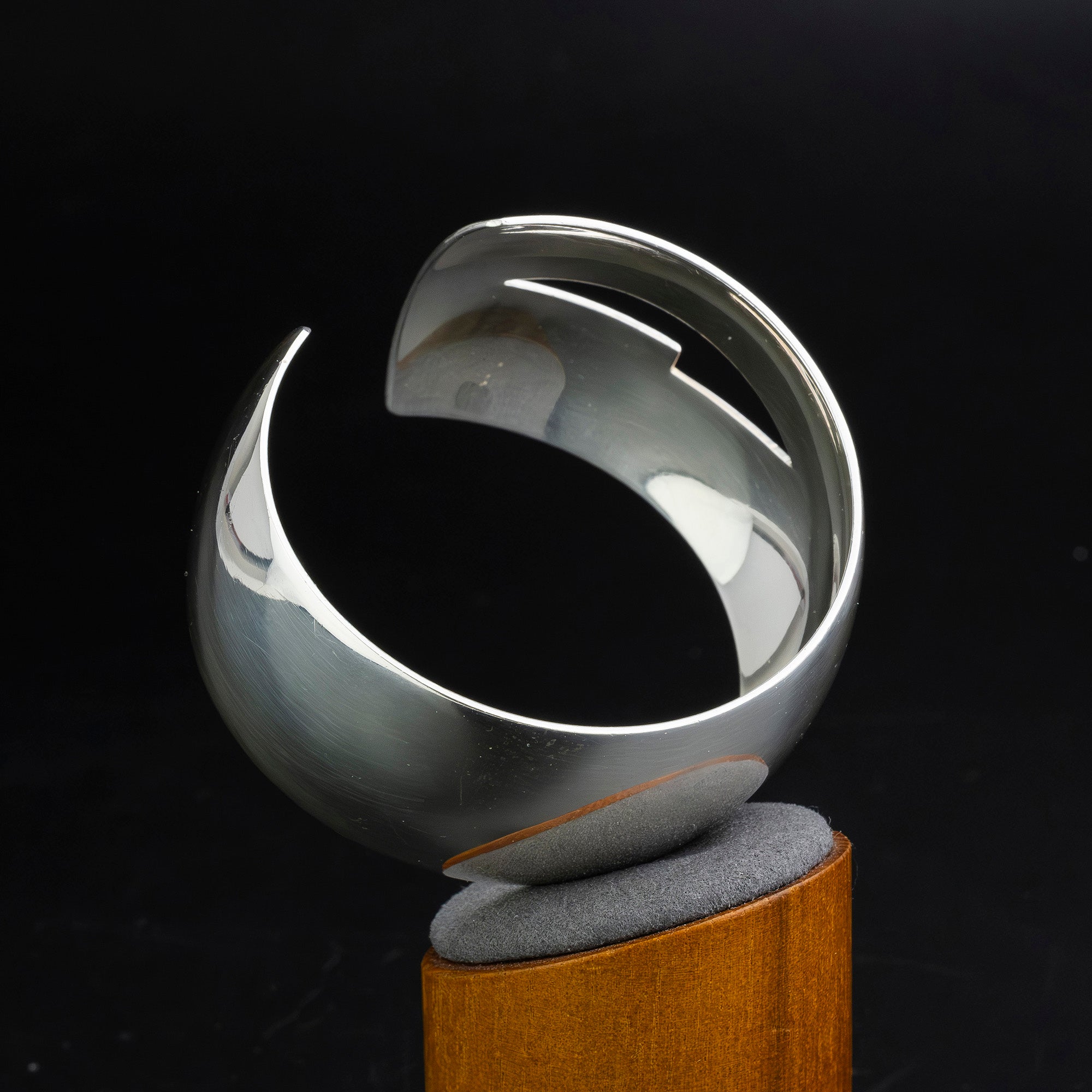 グッチ GUCCI バングル ブレスレット シルバー925 約72g 幅広 カフ ユニセックス メンズ レディース アクセサリー シンプル デザイン